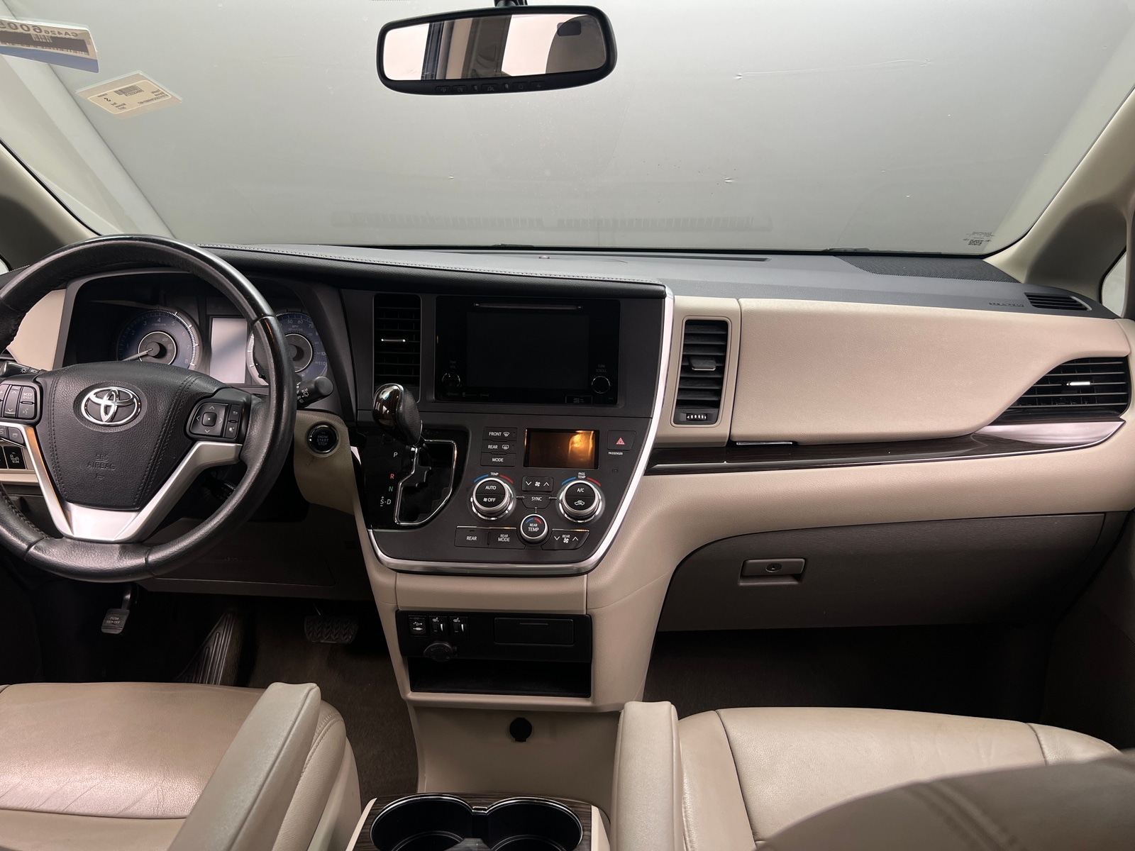 Thumbnail: 2017 Toyota Sienna - 2