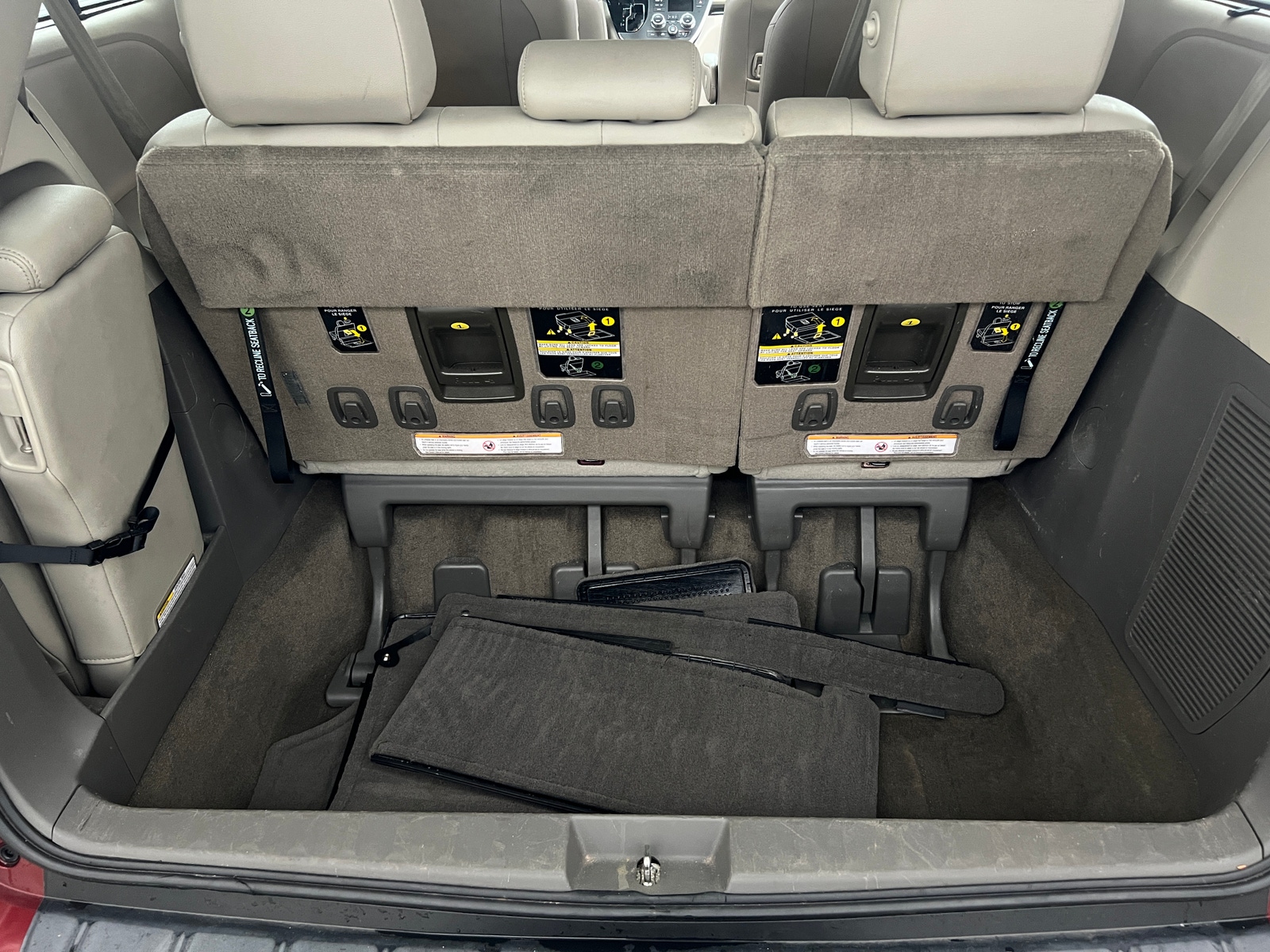 Thumbnail: 2017 Toyota Sienna - 6