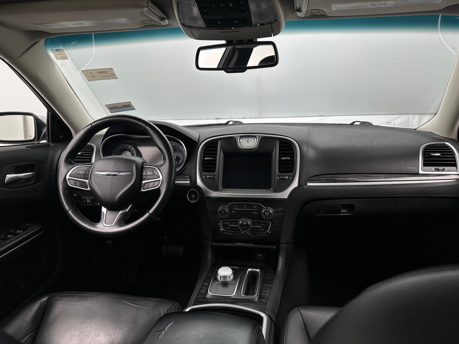 Thumbnail: 2022 Chrysler 300 - 2