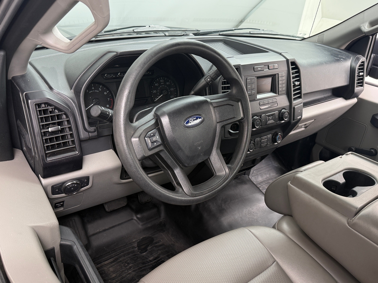 Thumbnail: 2018 Ford Econoline - 3