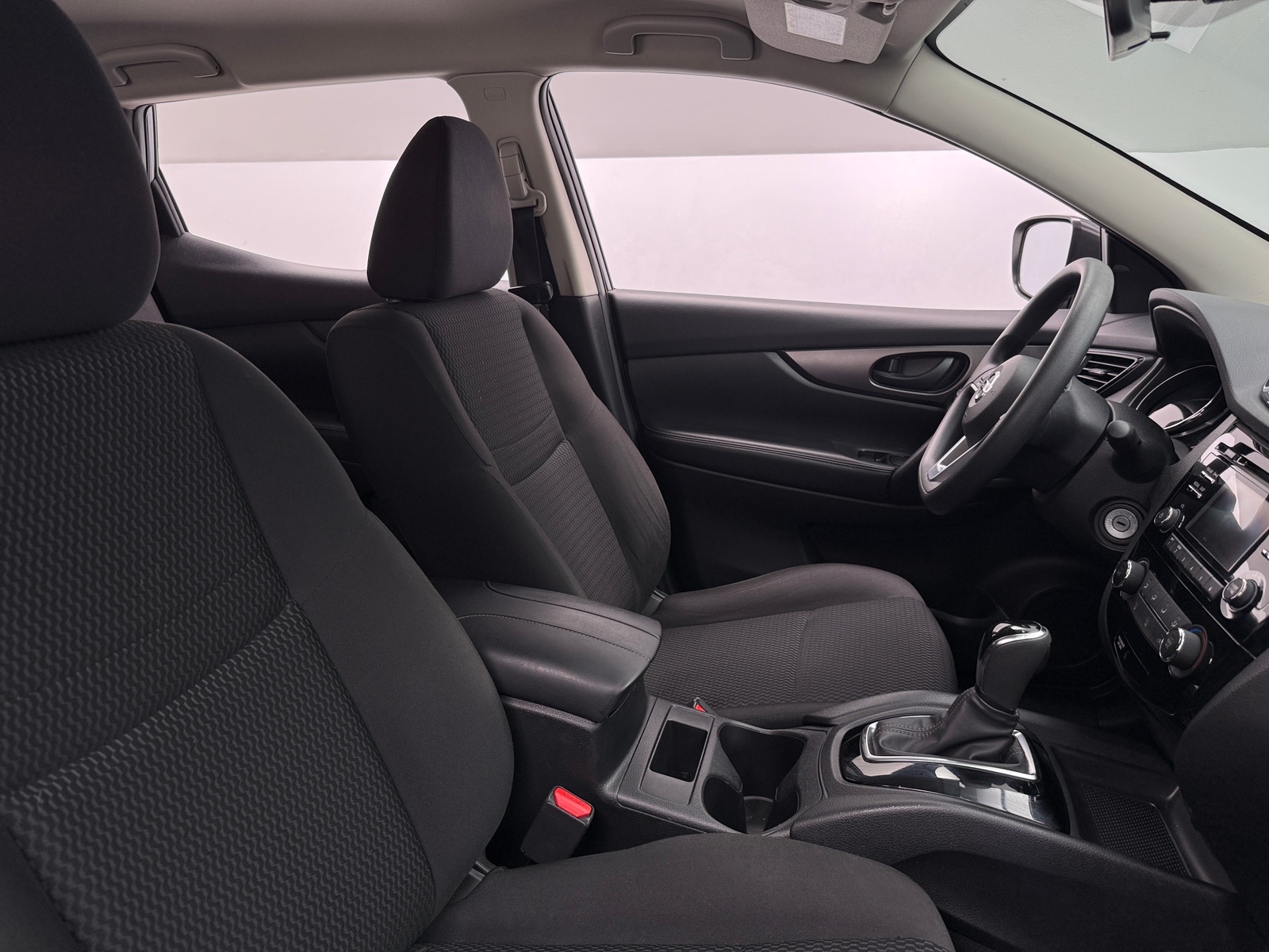 Thumbnail: 2018 Nissan Rogue Sport - 2