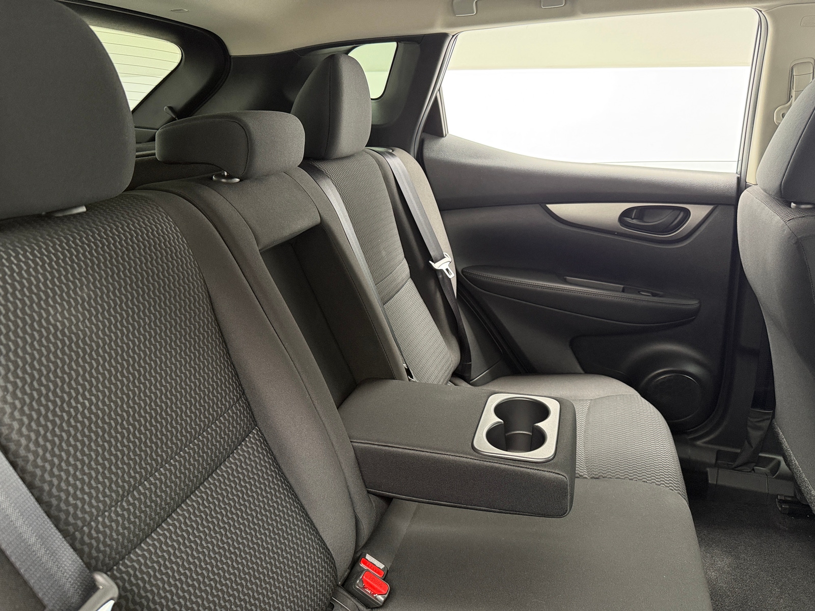 Thumbnail: 2018 Nissan Rogue Sport - 6