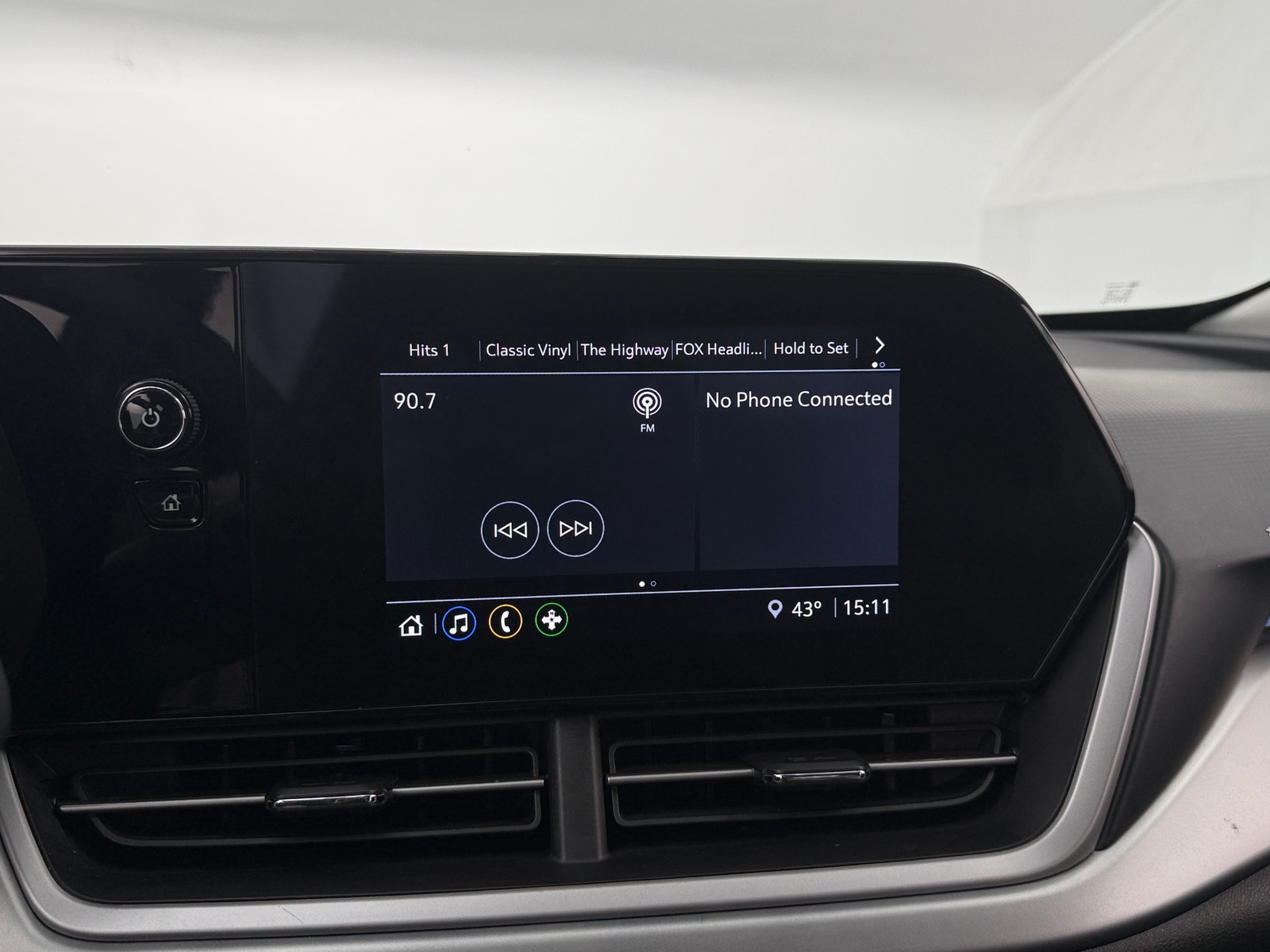 Thumbnail: 2025 Chevrolet Trax - 4