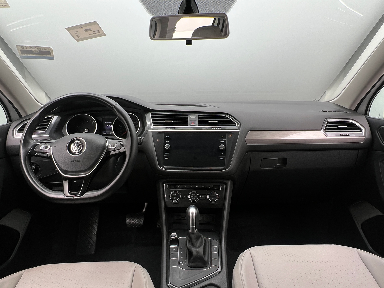 Thumbnail: 2018 Volkswagen Tiguan - 2