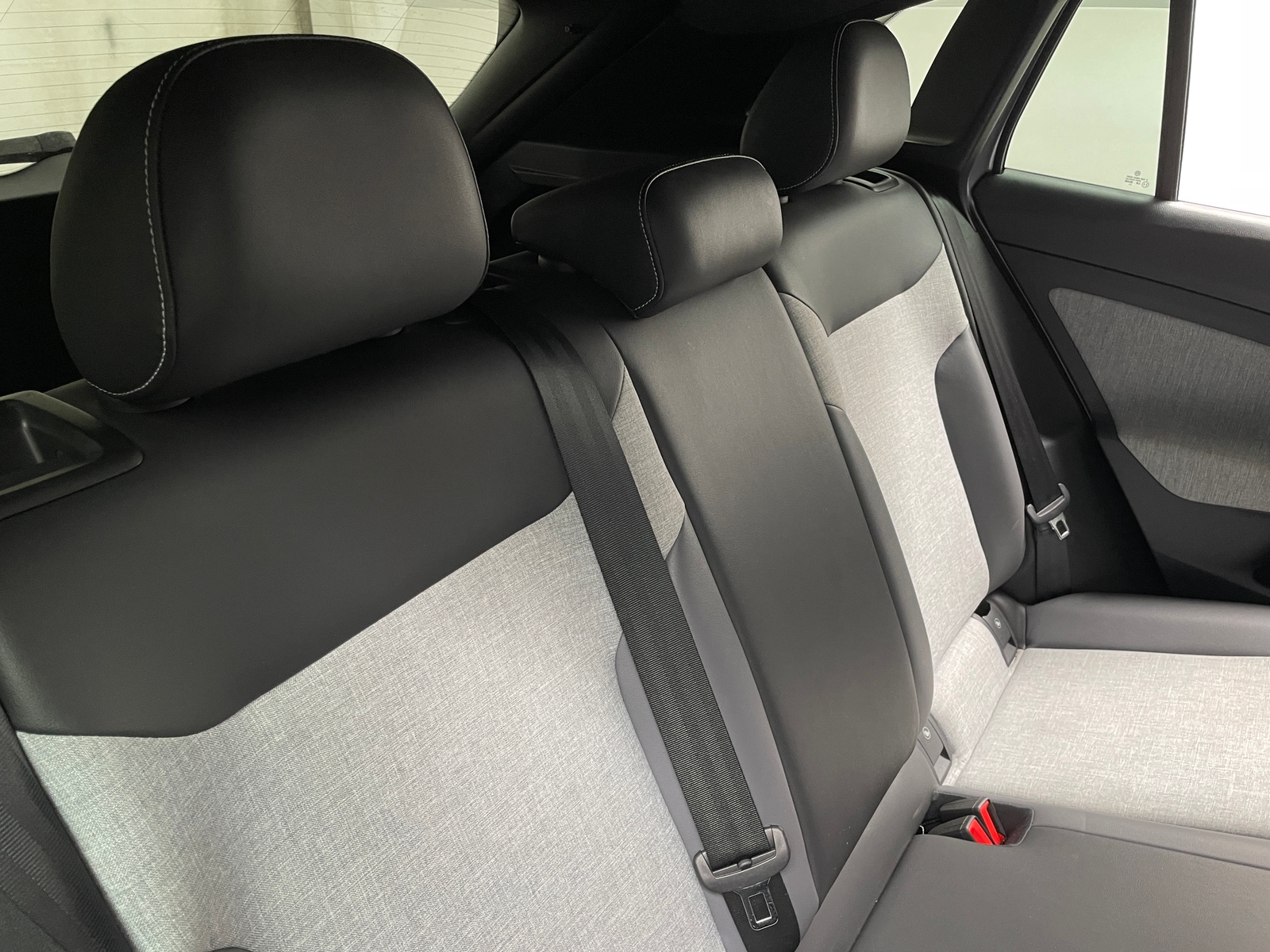 Thumbnail: 2023 Volkswagen ID.4 - 6