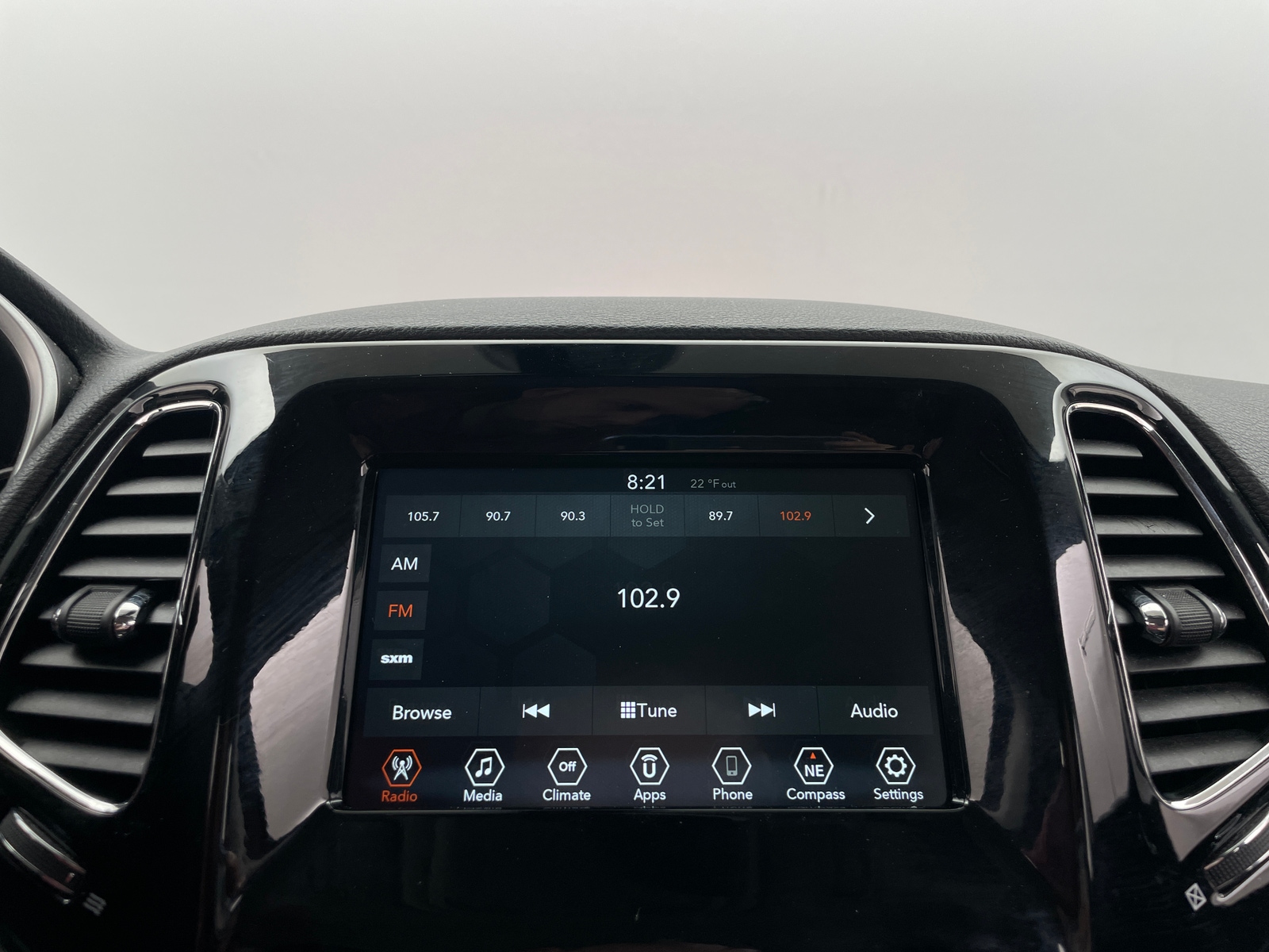 Thumbnail: 2021 Jeep Compass - 3