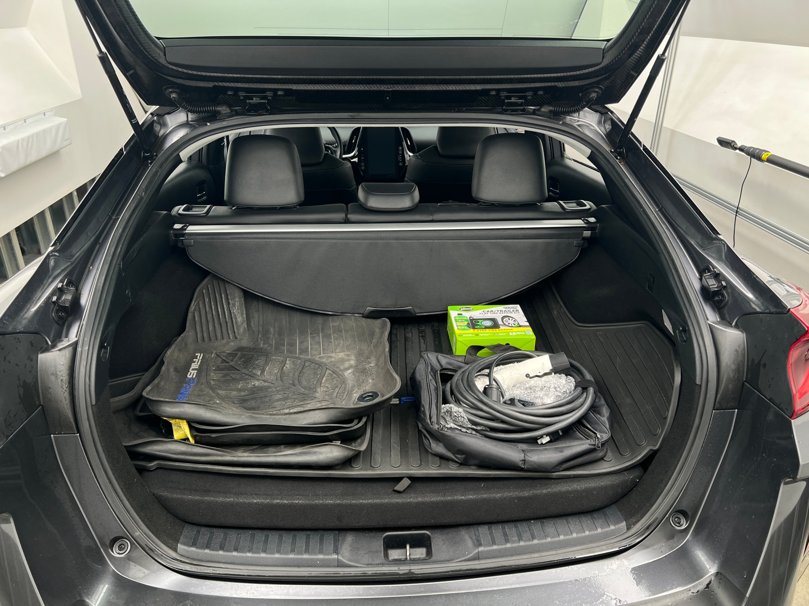 Thumbnail: 2020 Toyota Prius Prime - 6