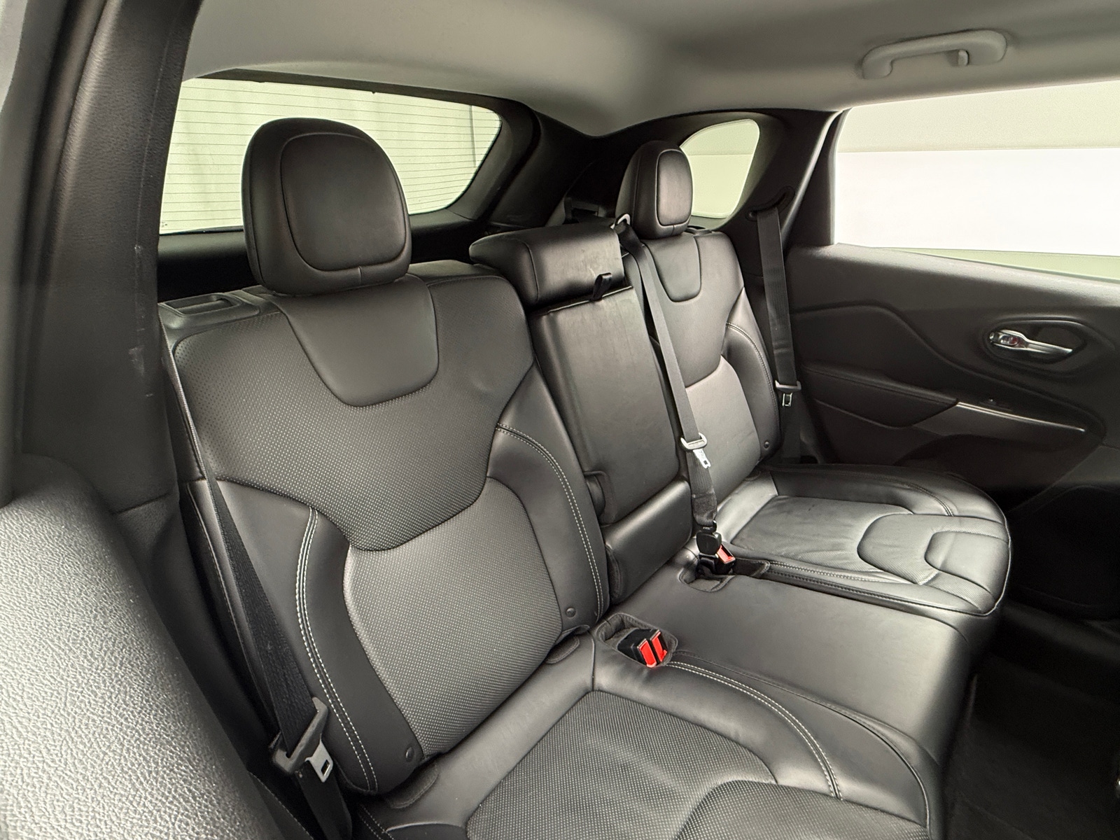 Thumbnail: 2019 Jeep Cherokee - 5