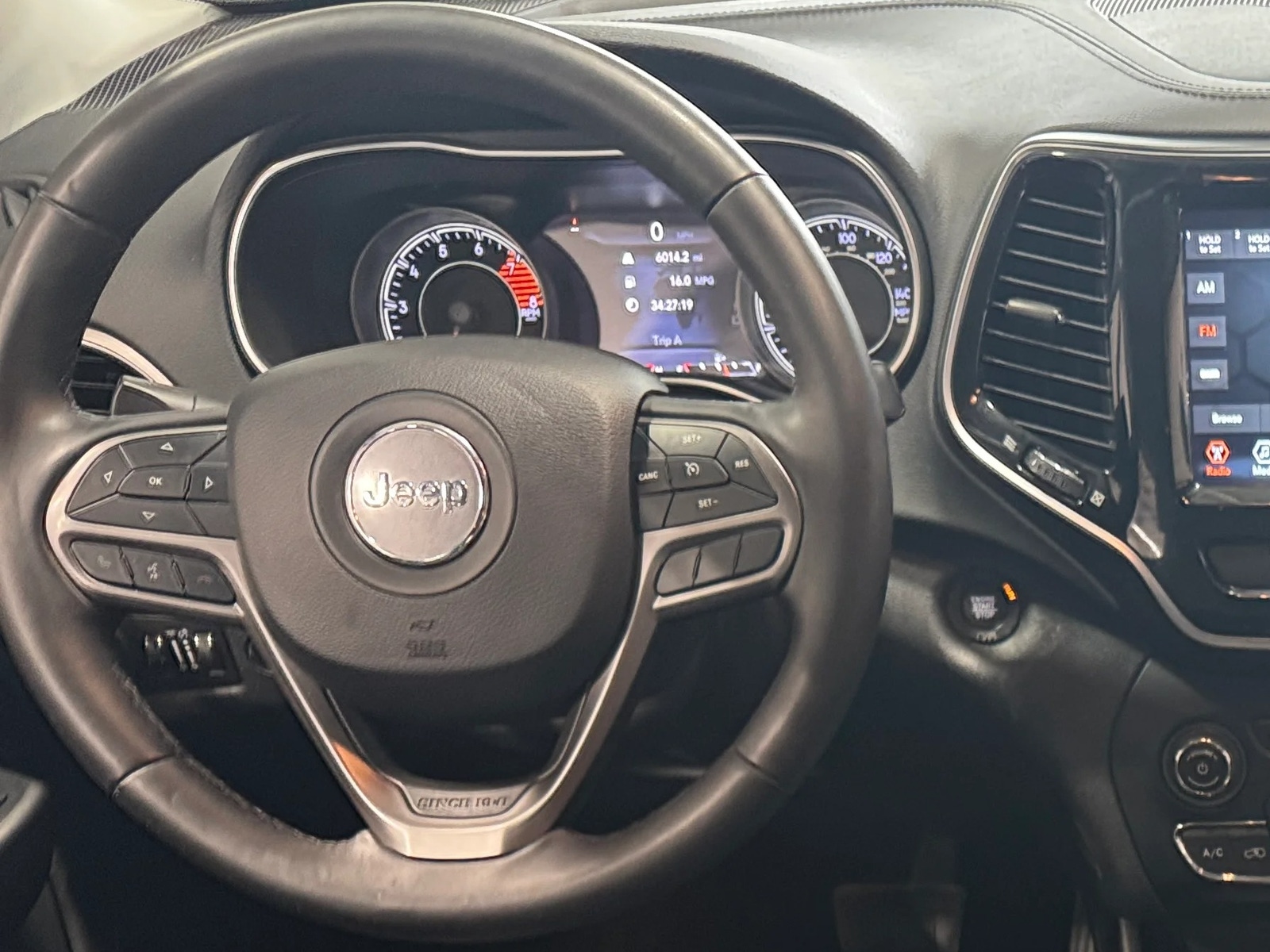 Thumbnail: 2019 Jeep Cherokee - 4