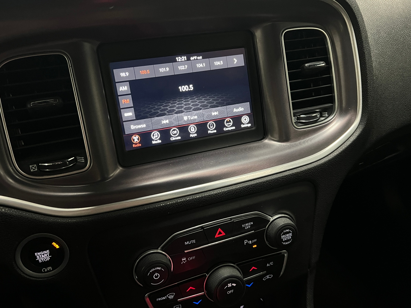 Thumbnail: 2019 Dodge Charger - 4