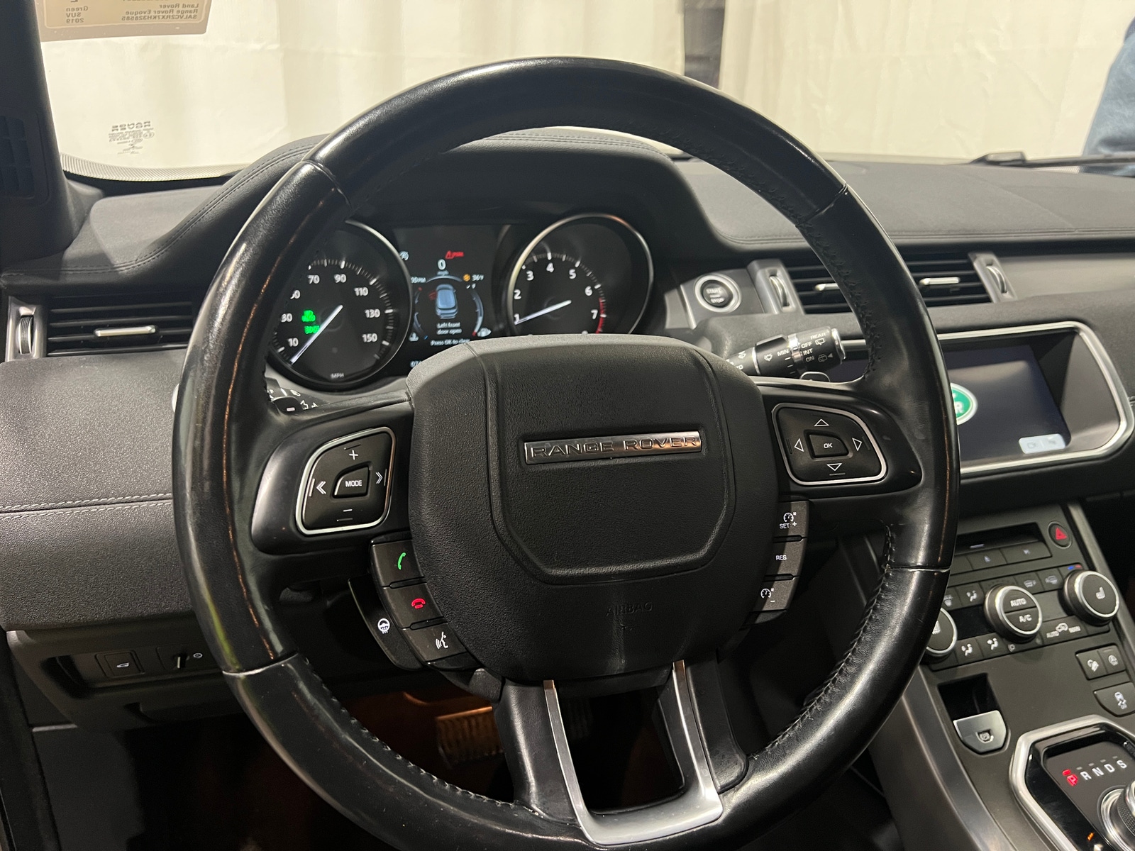 Thumbnail: 2019 Land Rover Range Rover Evoque - 4