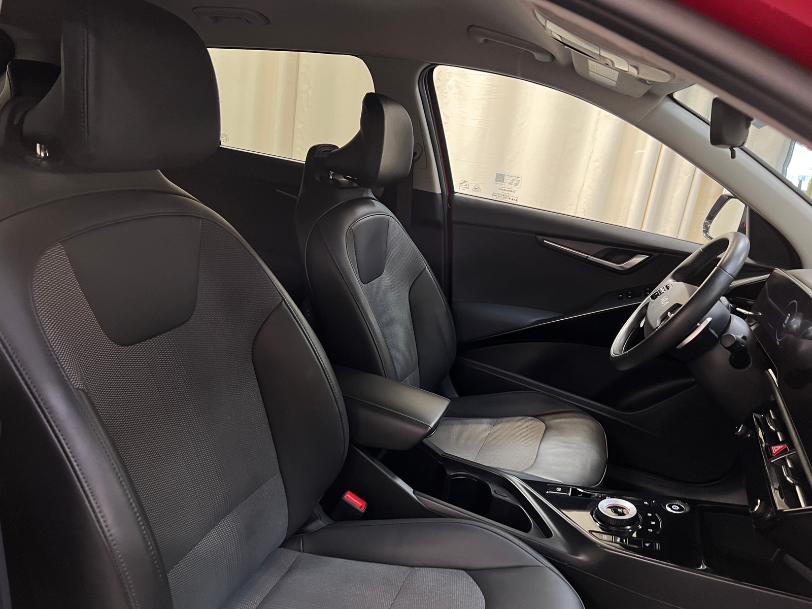 Thumbnail: 2023 Kia Niro - 2