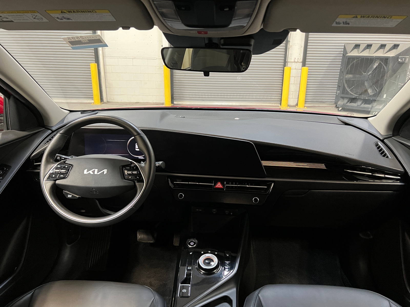 Thumbnail: 2023 Kia Niro - 3