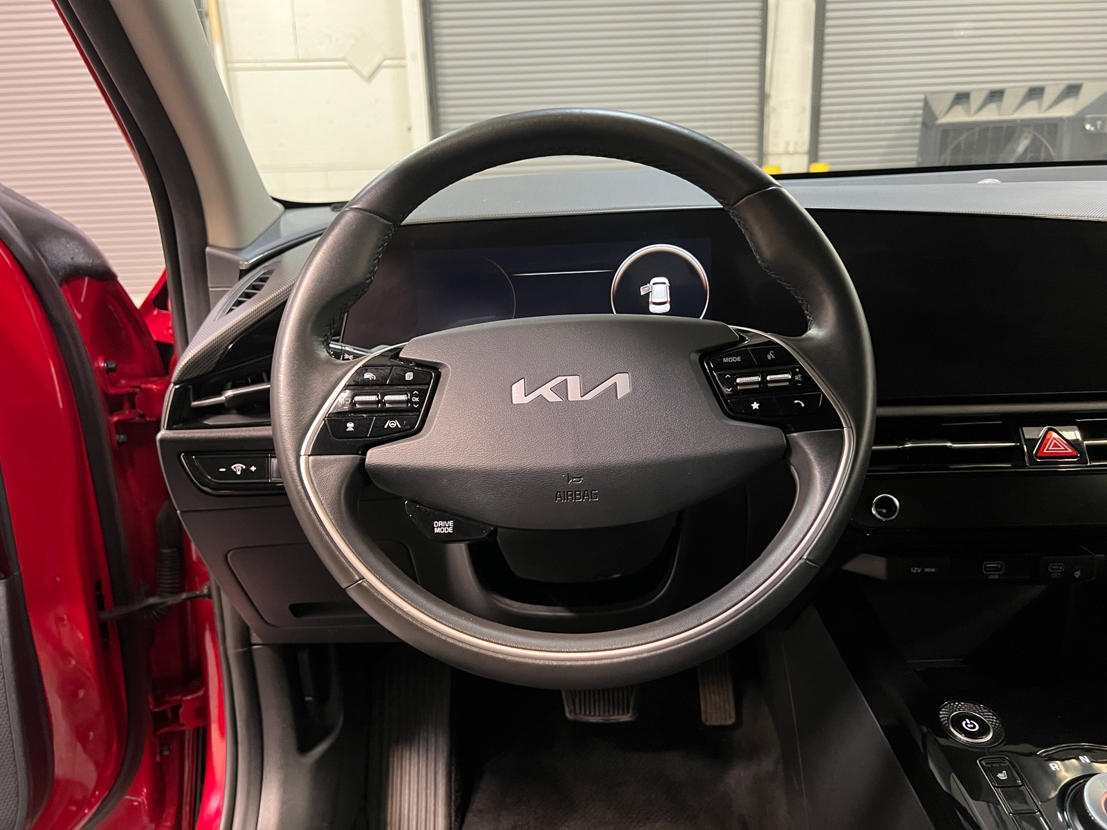 Thumbnail: 2023 Kia Niro - 5