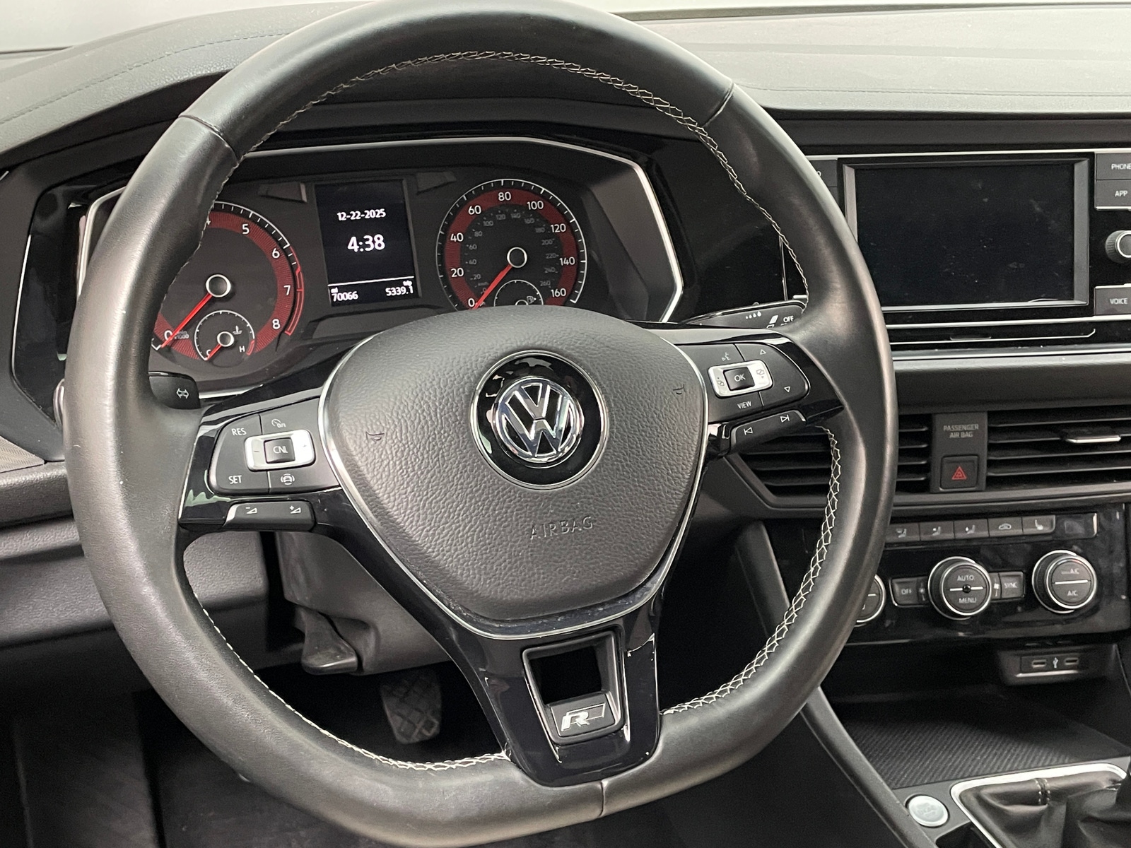 Thumbnail: 2020 Volkswagen Jetta - 4