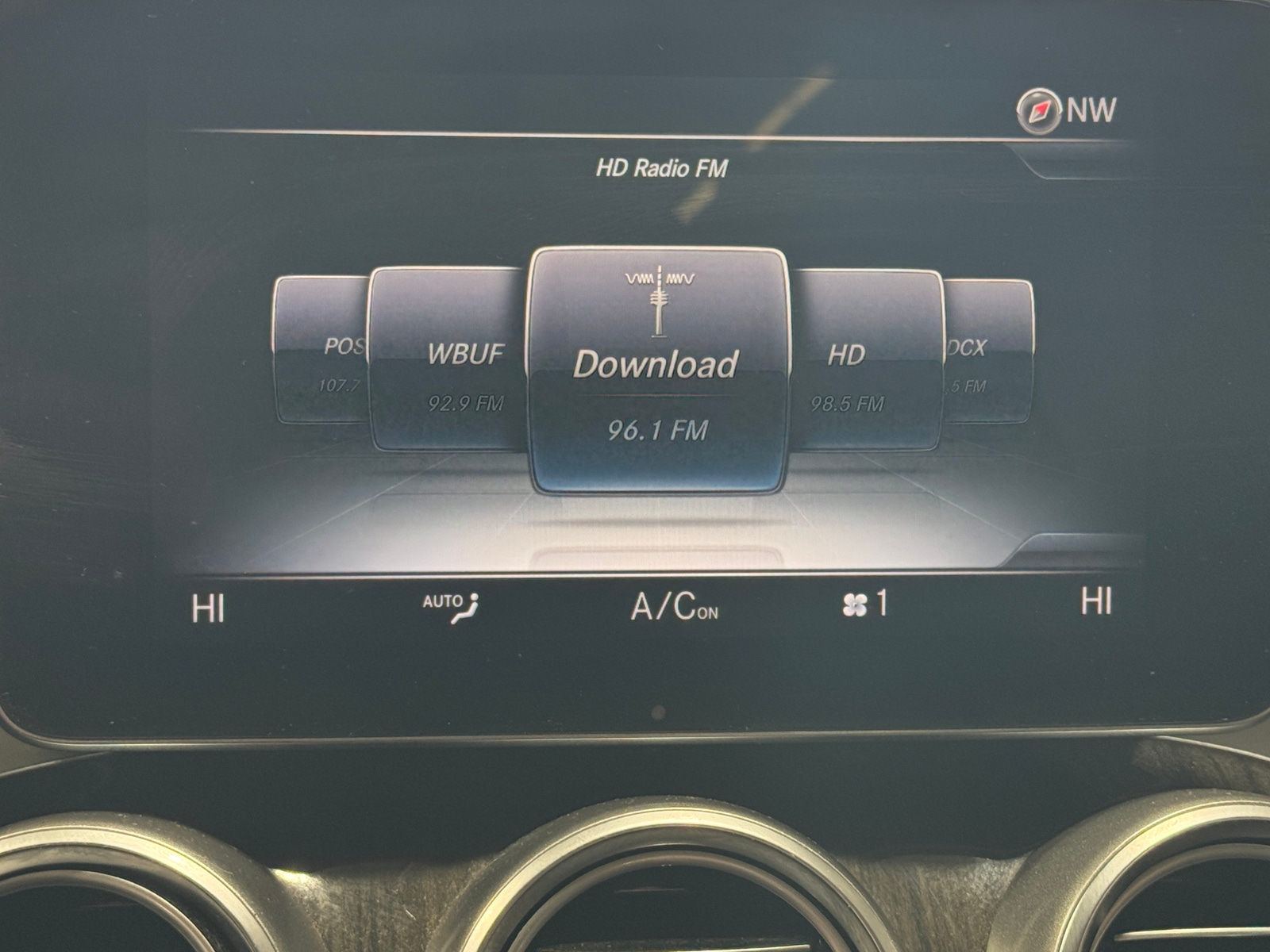 Thumbnail: 2016 Mercedes-Benz C-Class - 3