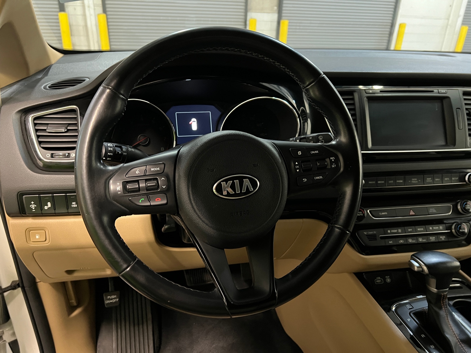 Thumbnail: 2018 Kia Sedona - 4