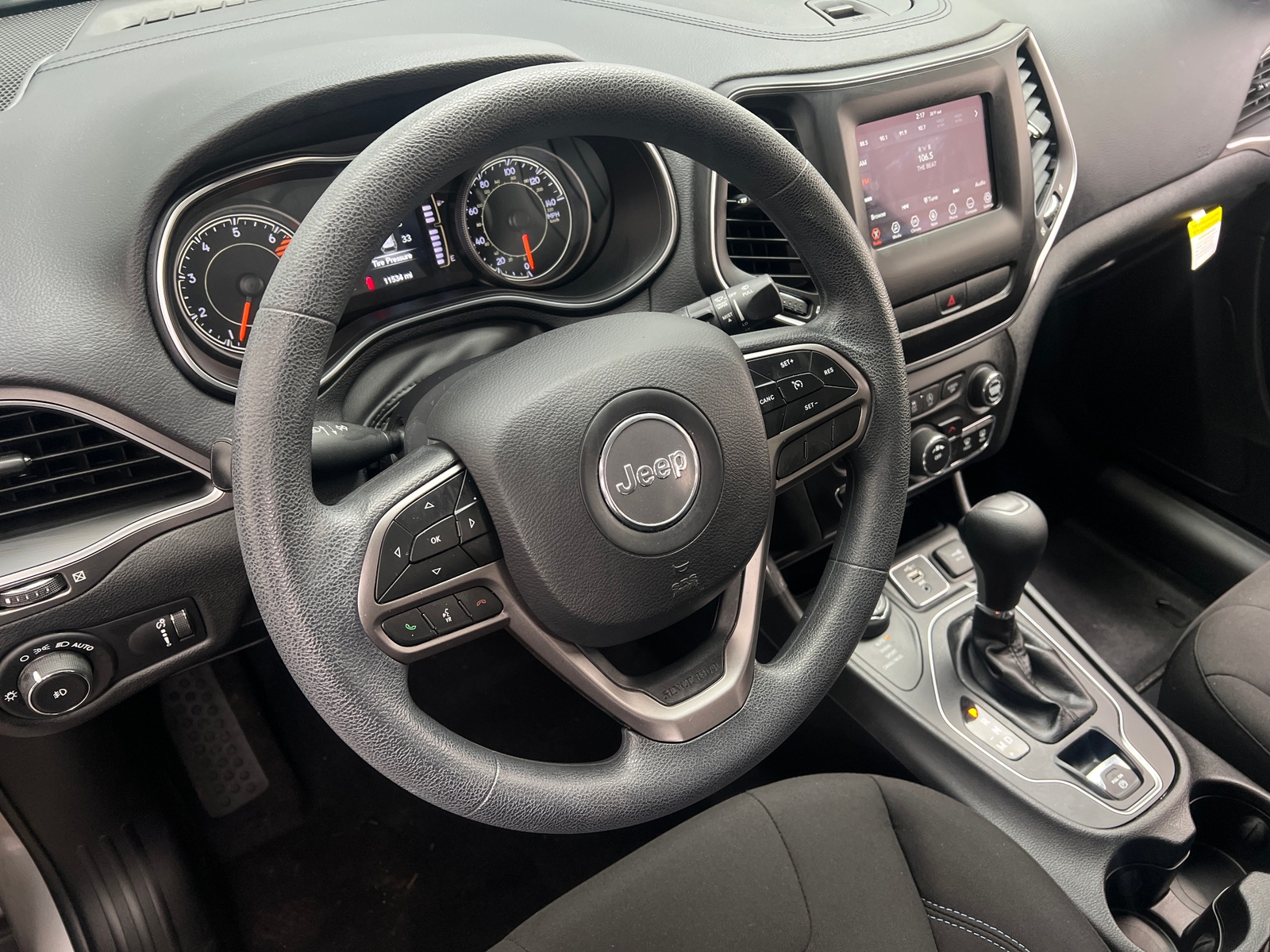 Thumbnail: 2019 Jeep Cherokee - 5