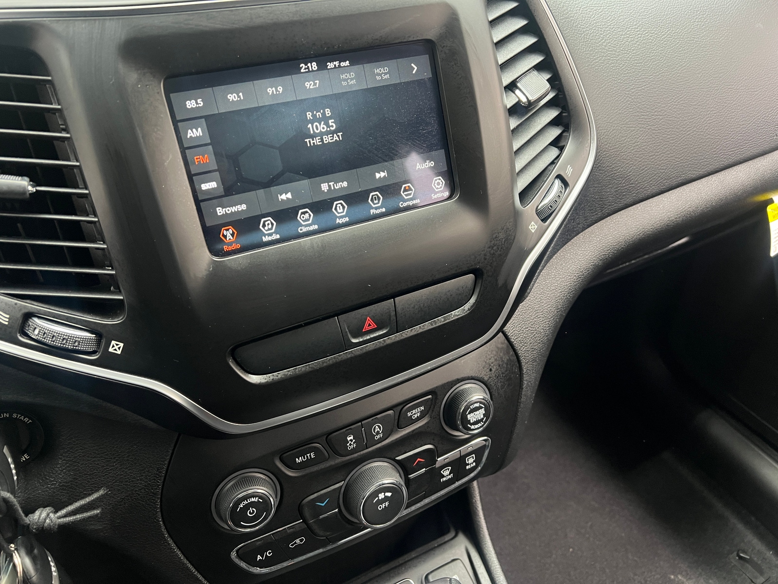 Thumbnail: 2019 Jeep Cherokee - 4