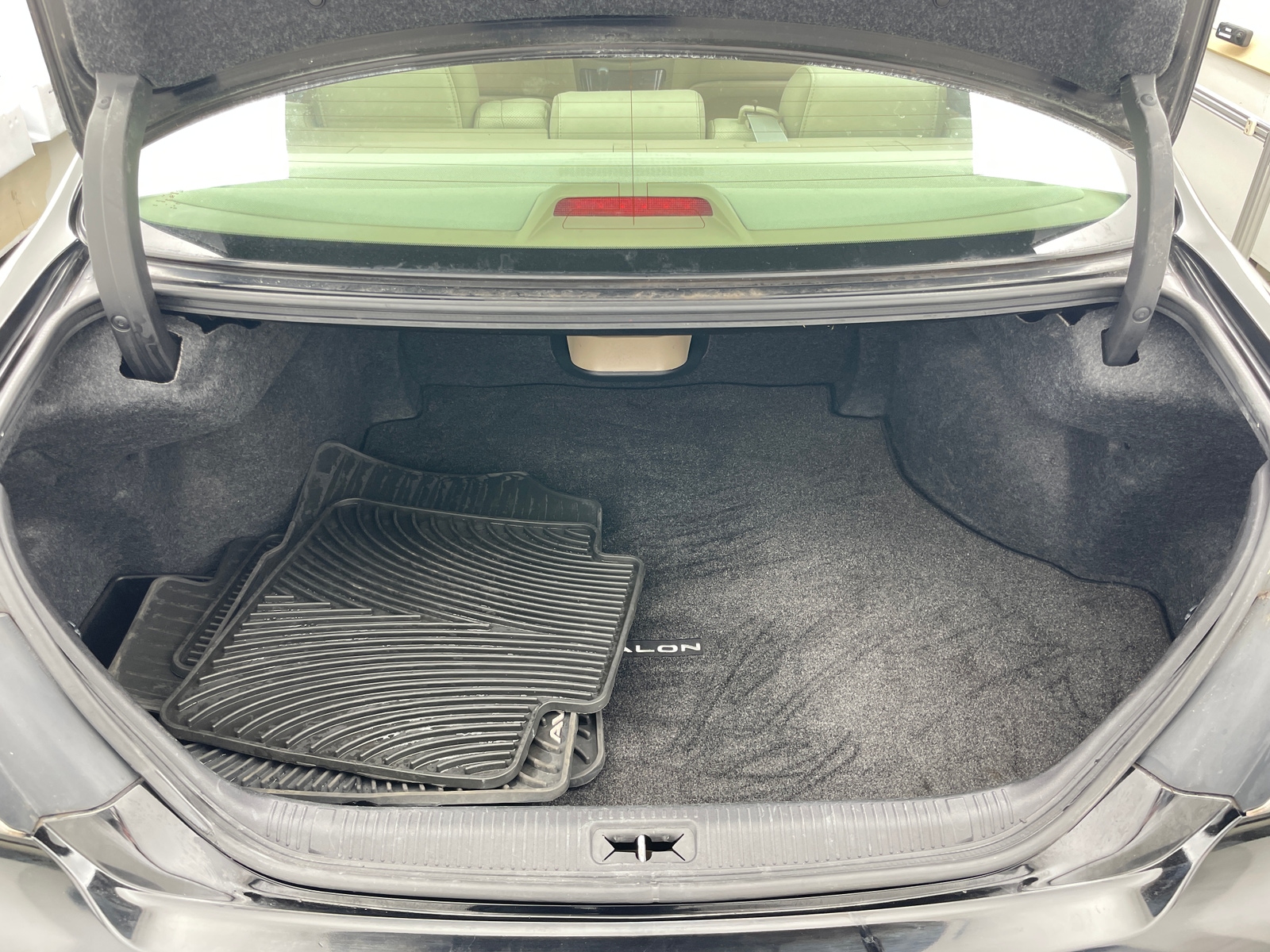 Thumbnail: 2011 Toyota Avalon - 6