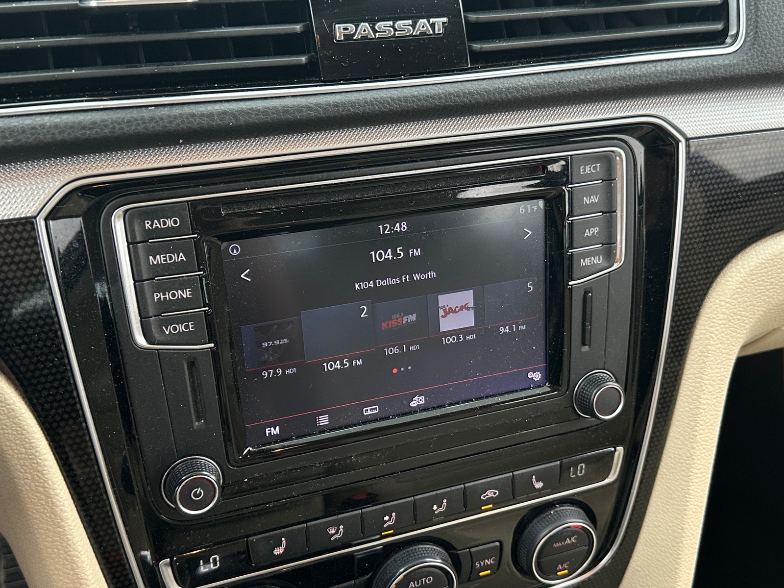 Thumbnail: 2019 Volkswagen Passat - 3