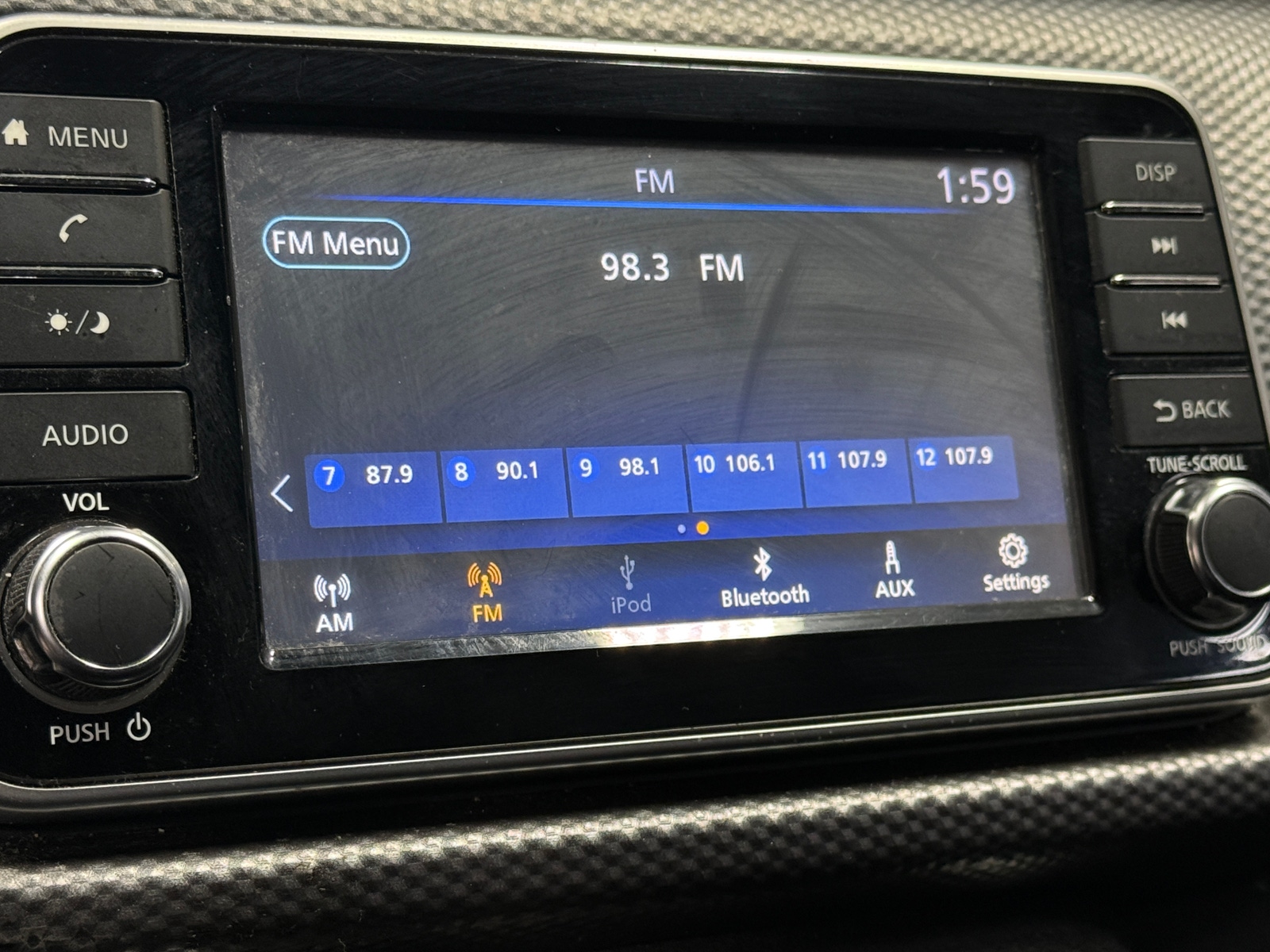 Thumbnail: 2019 Nissan Kicks - 4