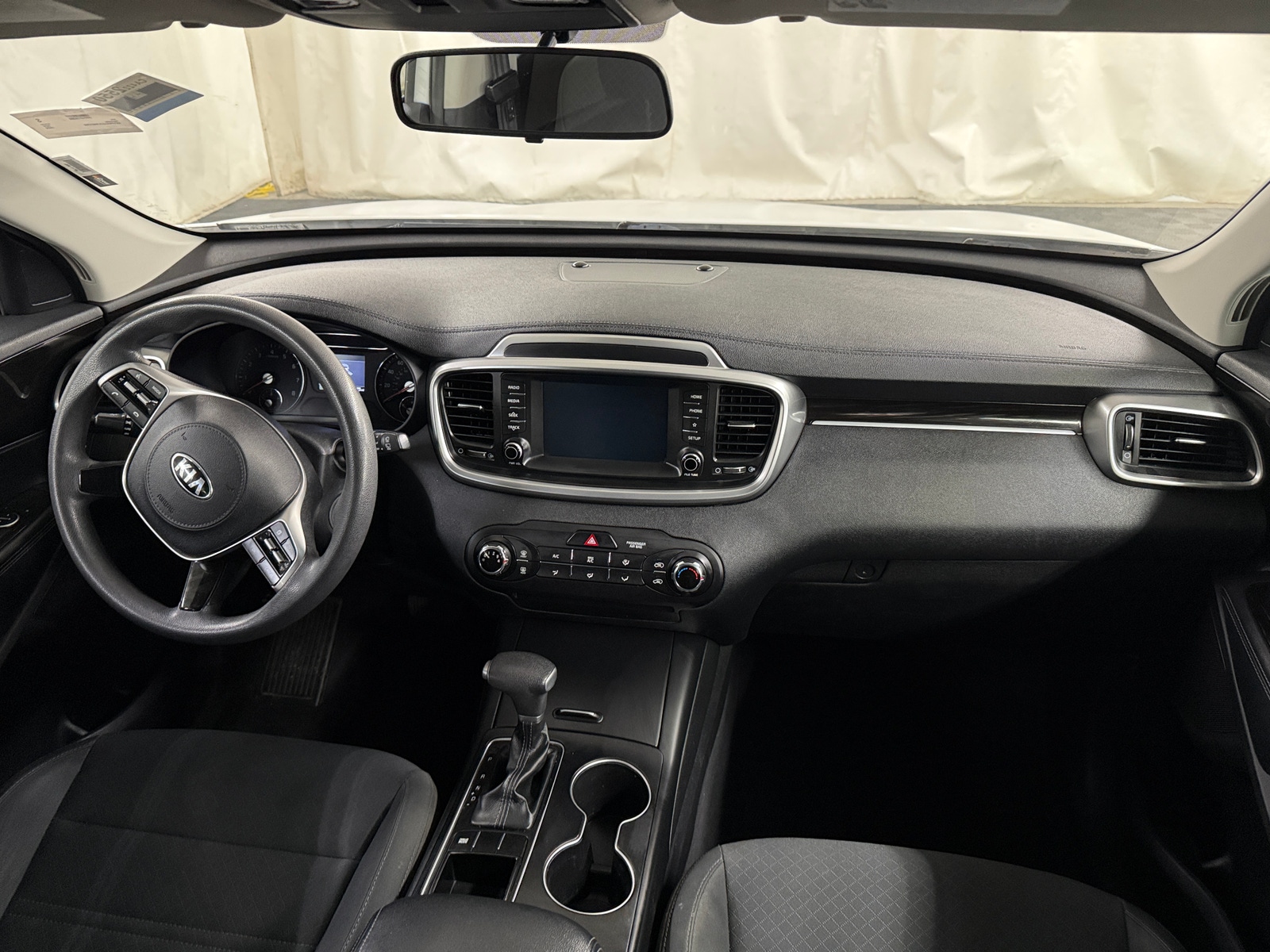 Thumbnail: 2020 Kia Sorento - 3