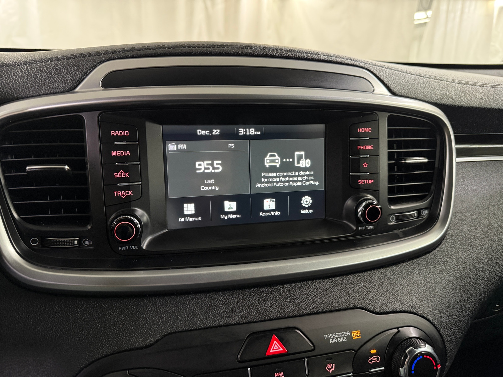 Thumbnail: 2020 Kia Sorento - 4