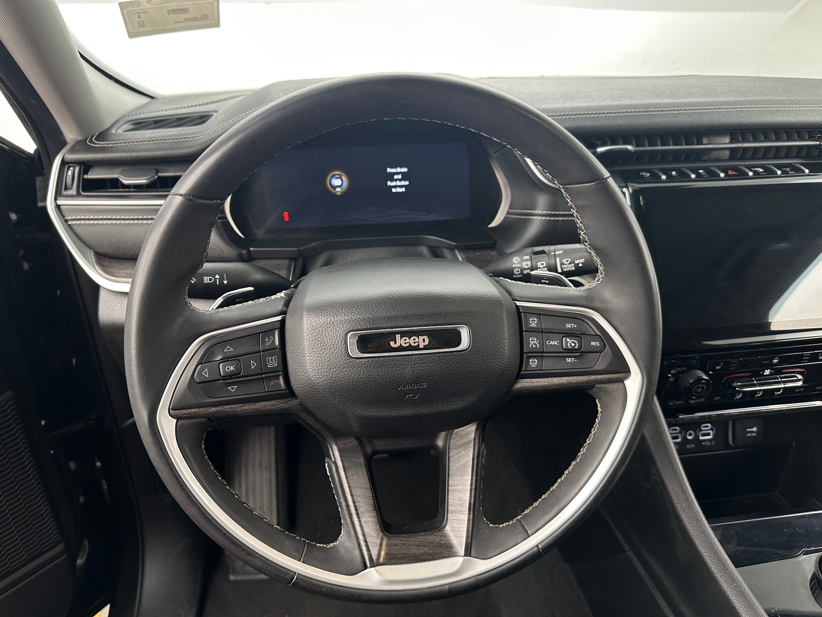 Thumbnail: 2023 Jeep Grand Cherokee - 4