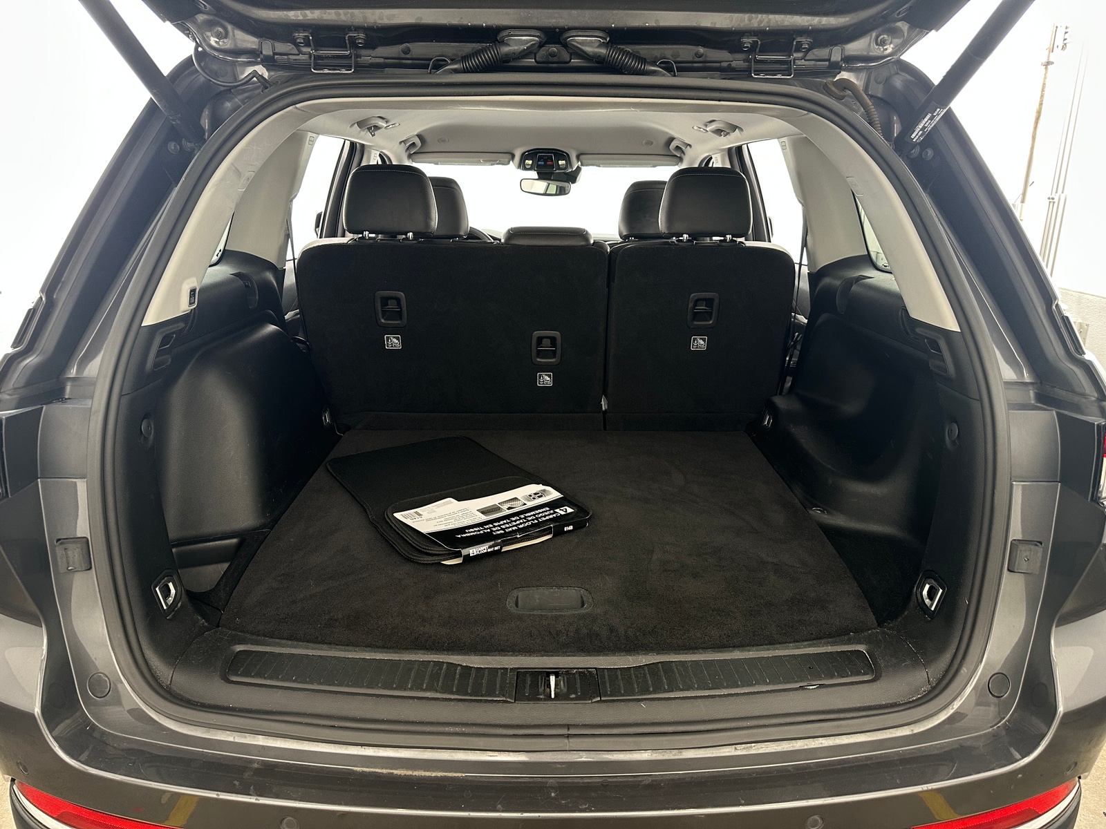 Thumbnail: 2023 Jeep Grand Cherokee - 6