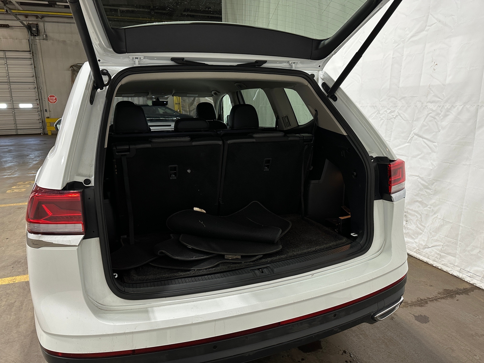 Thumbnail: 2021 Volkswagen Atlas - 6