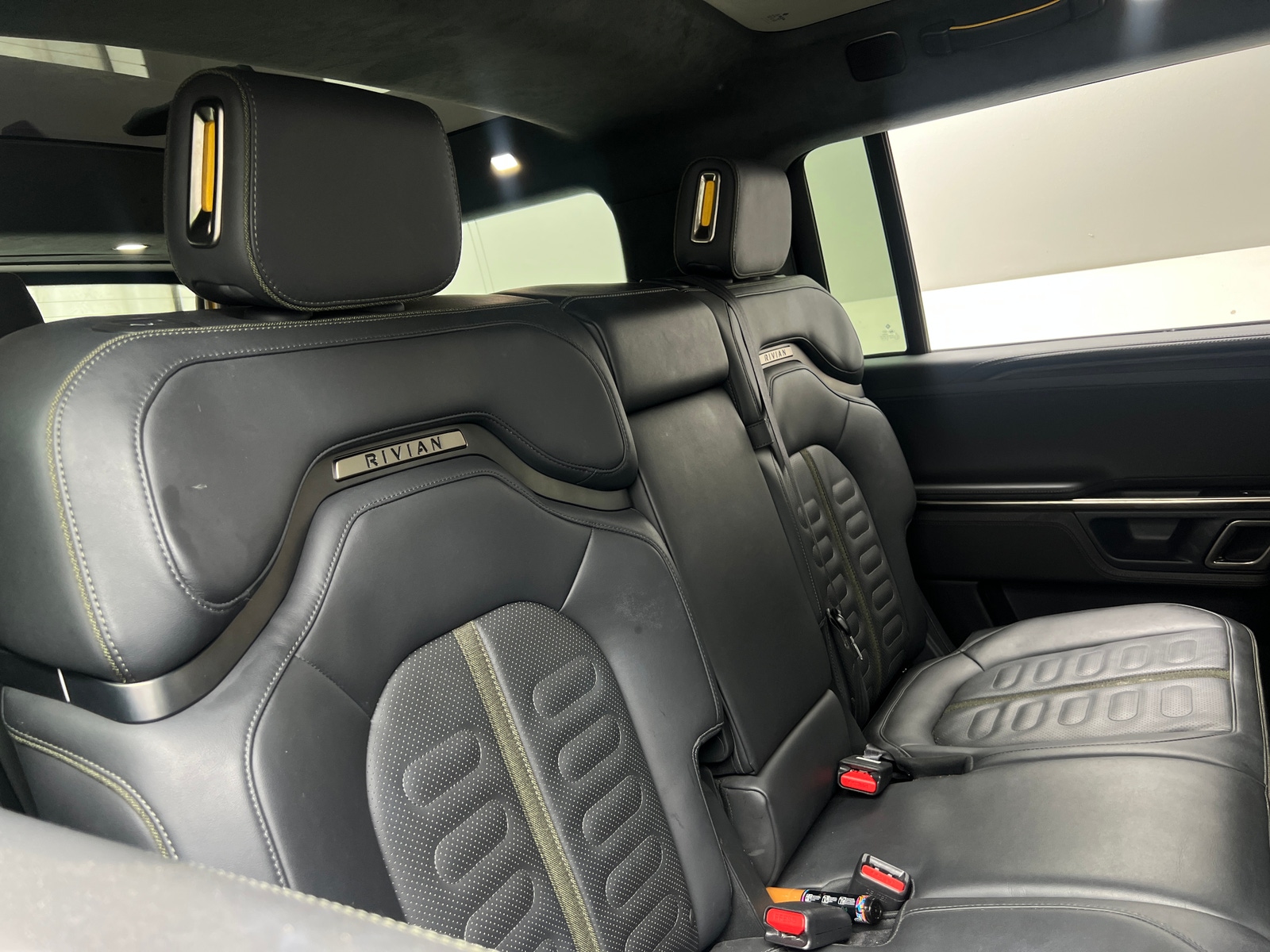 Thumbnail: 2023 Rivian R1S - 5