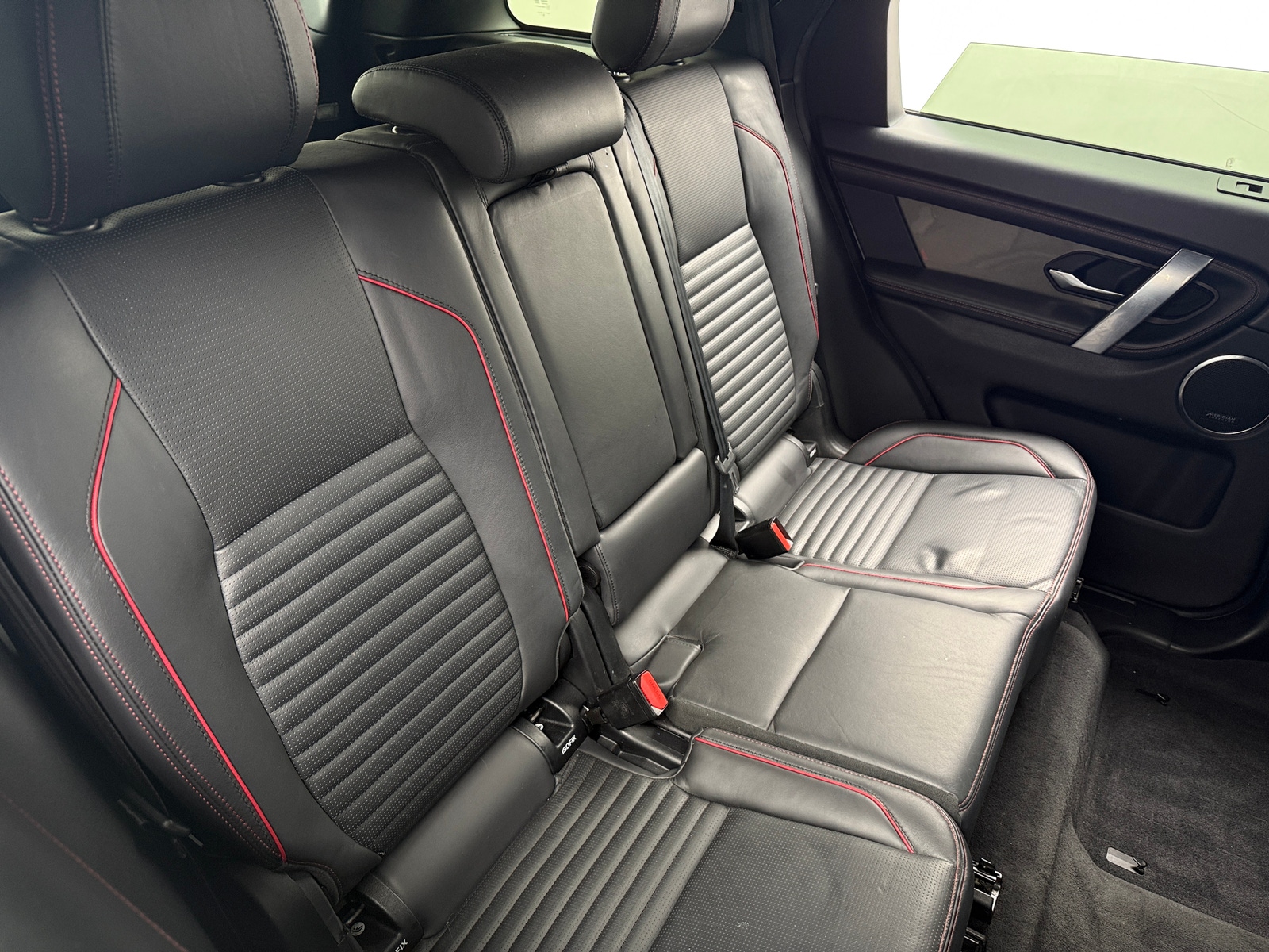 Thumbnail: 2020 Land Rover Discovery Sport - 5