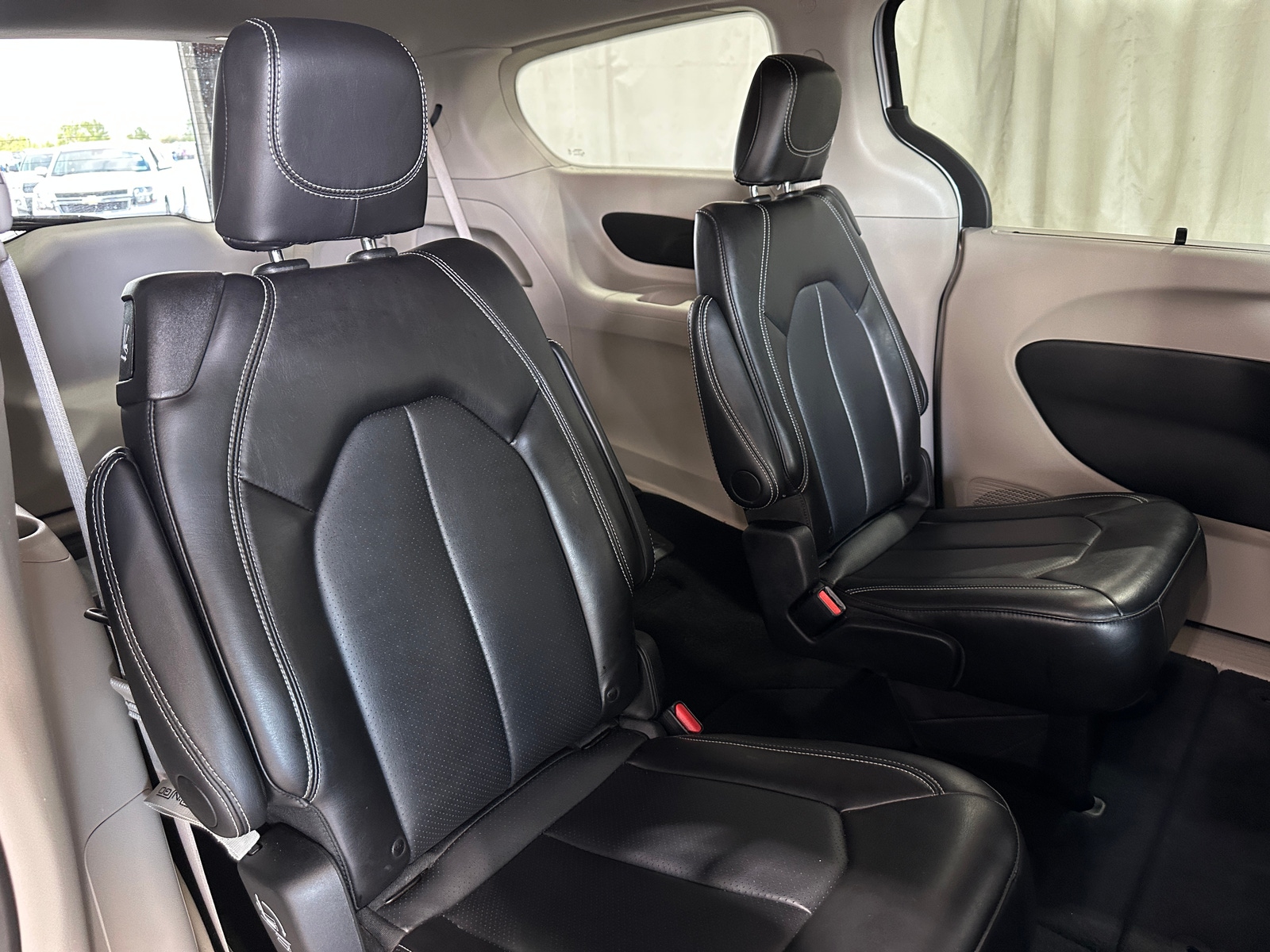 Thumbnail: 2024 Chrysler Pacifica - 5