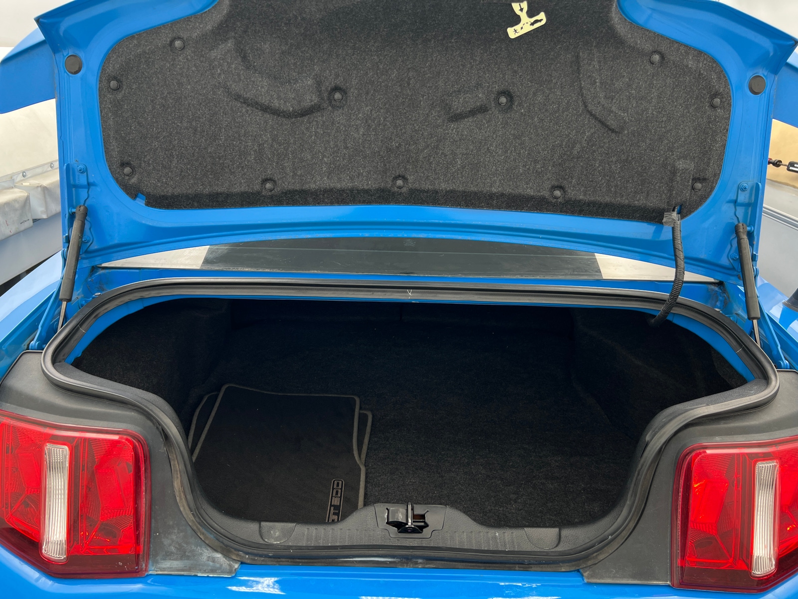 Thumbnail: 2010 Ford Mustang - 4