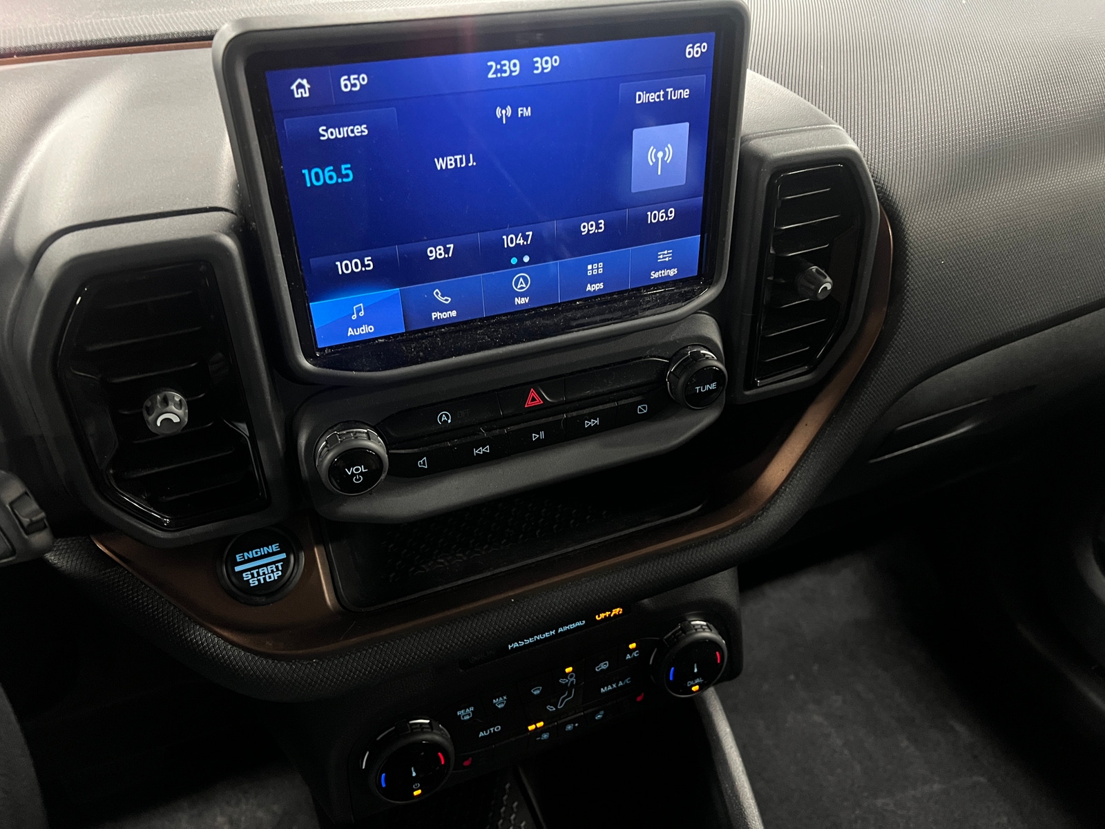 Thumbnail: 2022 Ford Bronco Sport - 3