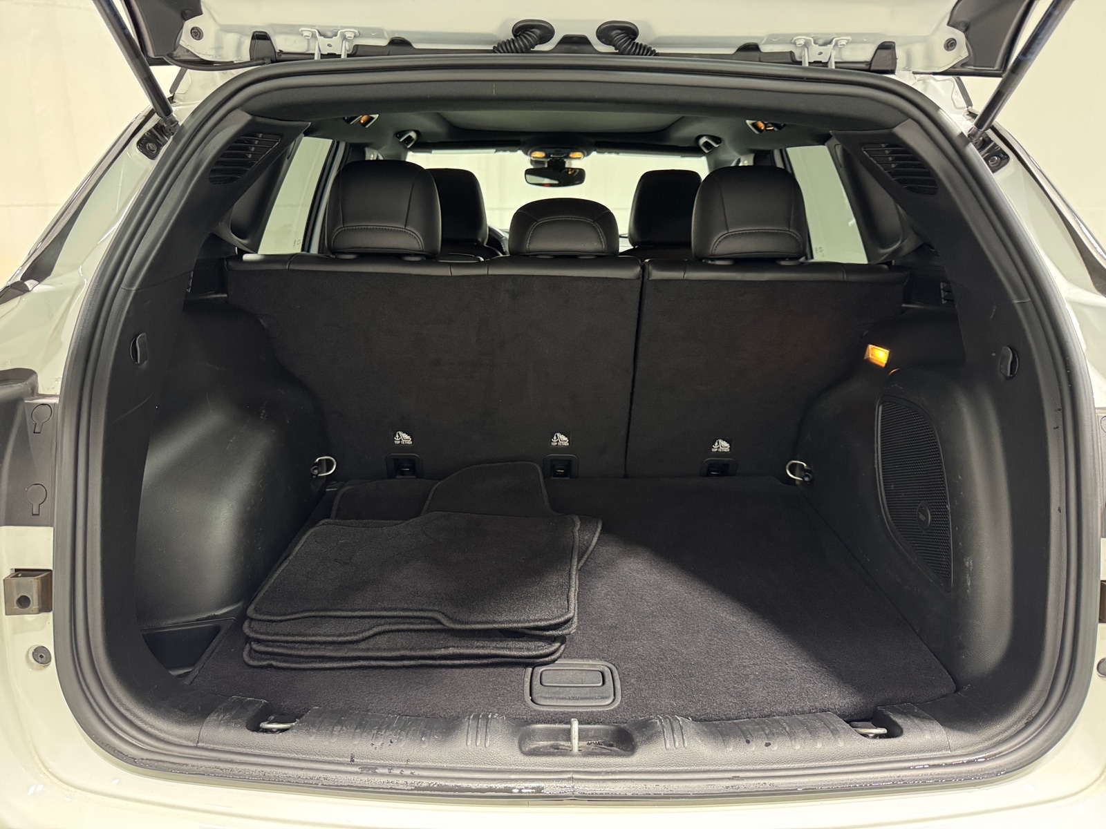 Thumbnail: 2022 Jeep Compass - 6