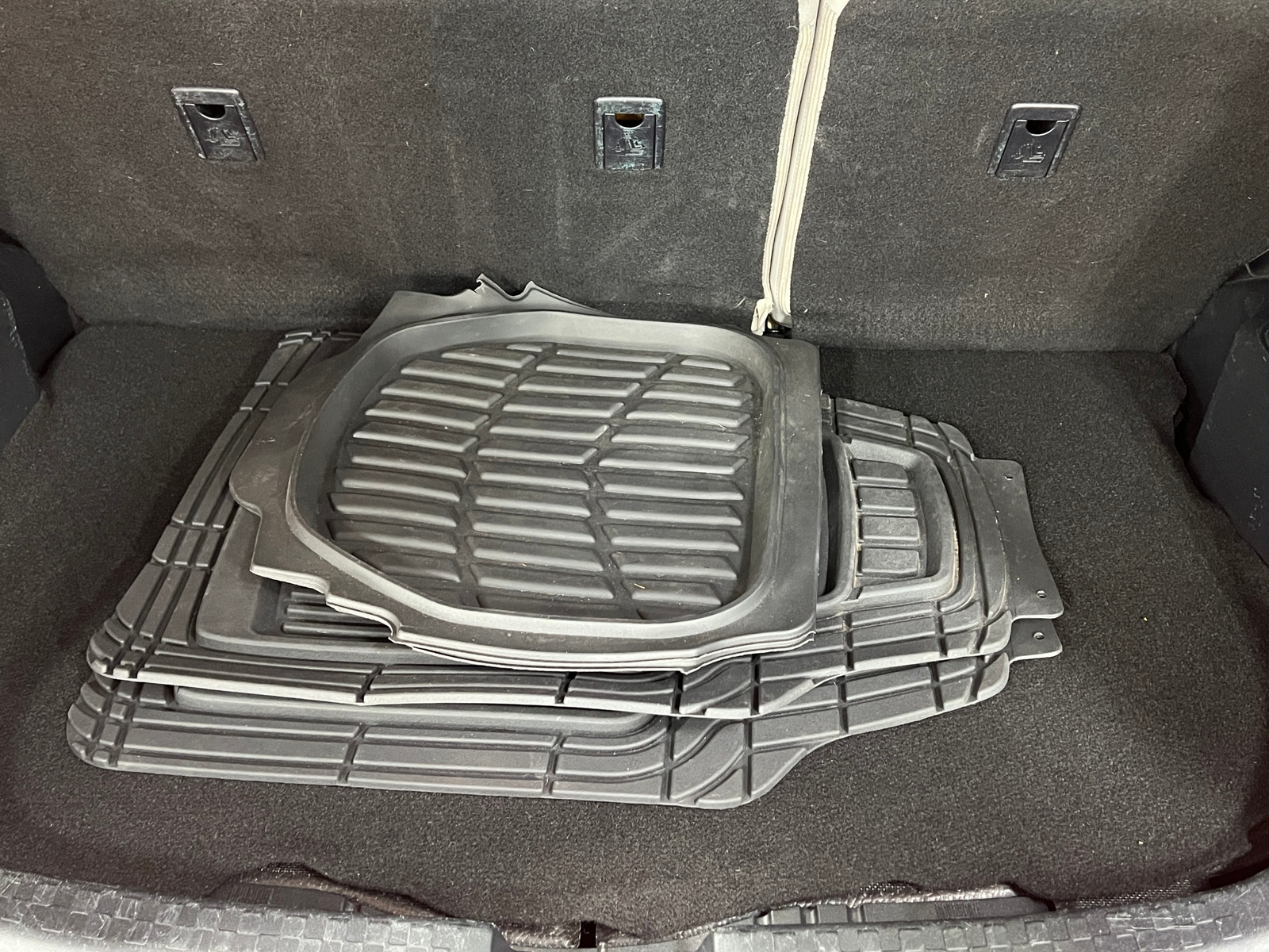 Thumbnail: 2018 Toyota Prius c - 7