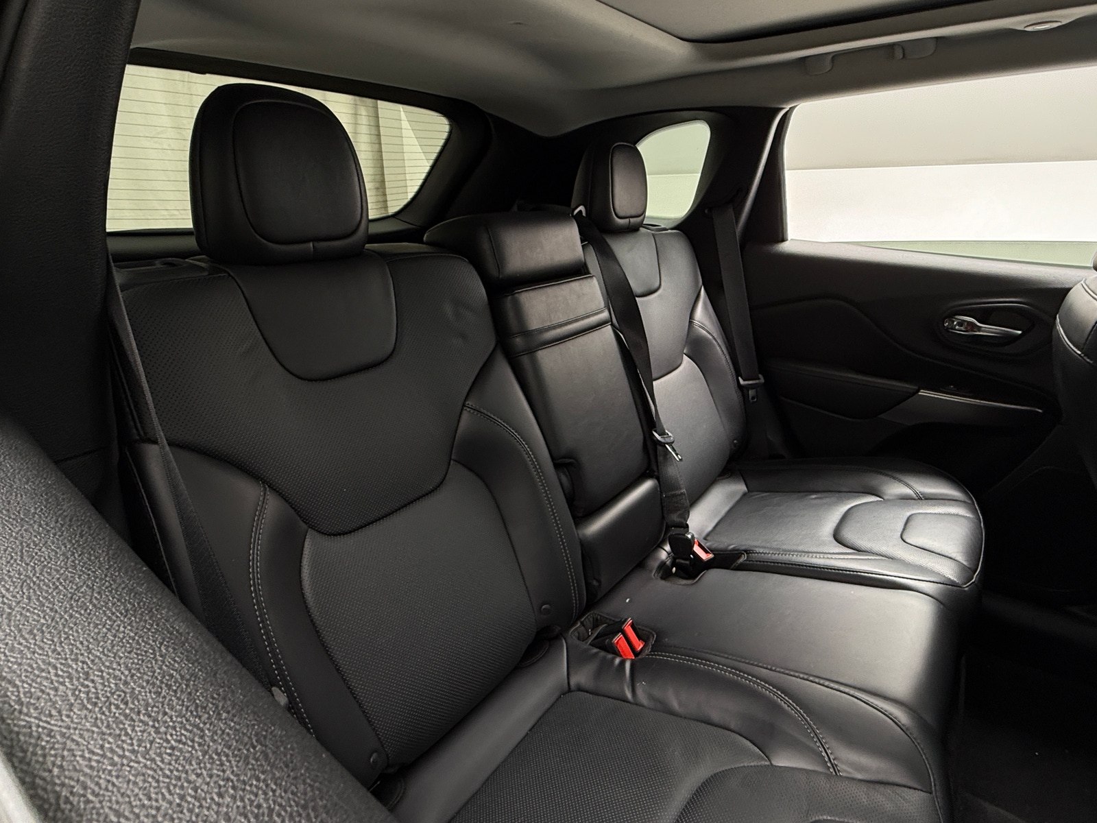 Thumbnail: 2019 Jeep Cherokee - 5