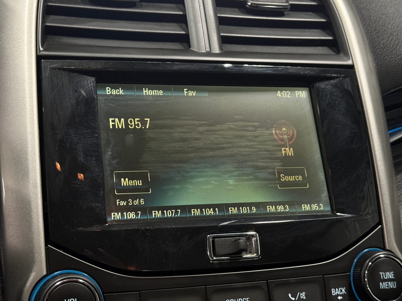 Thumbnail: 2016 Chevrolet Malibu - 3