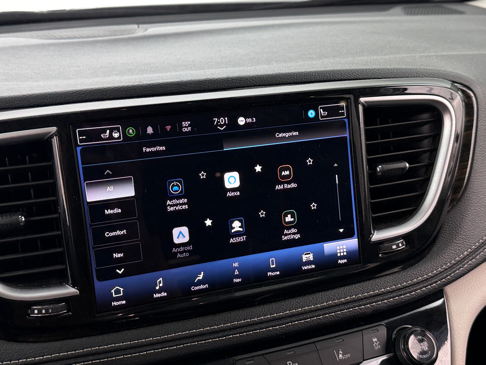 Thumbnail: 2024 Chrysler Pacifica - 3