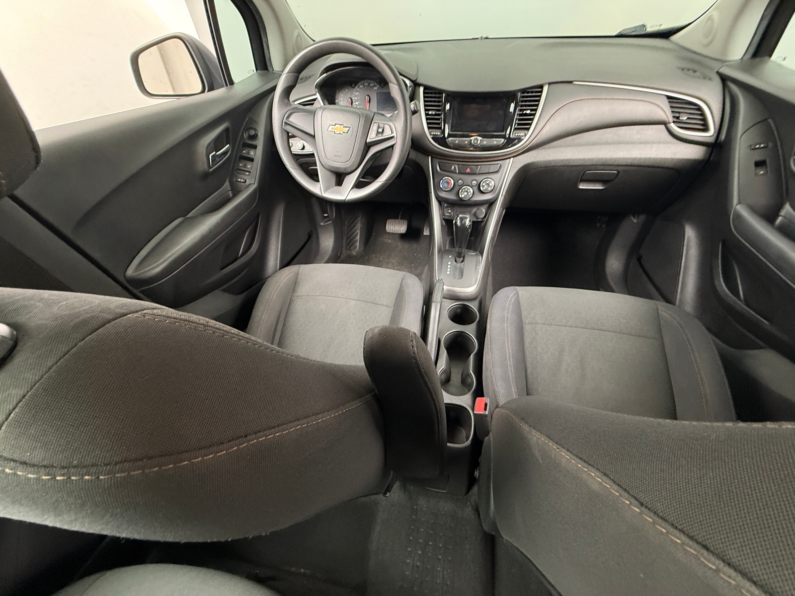 Thumbnail: 2018 Chevrolet Trax - 3