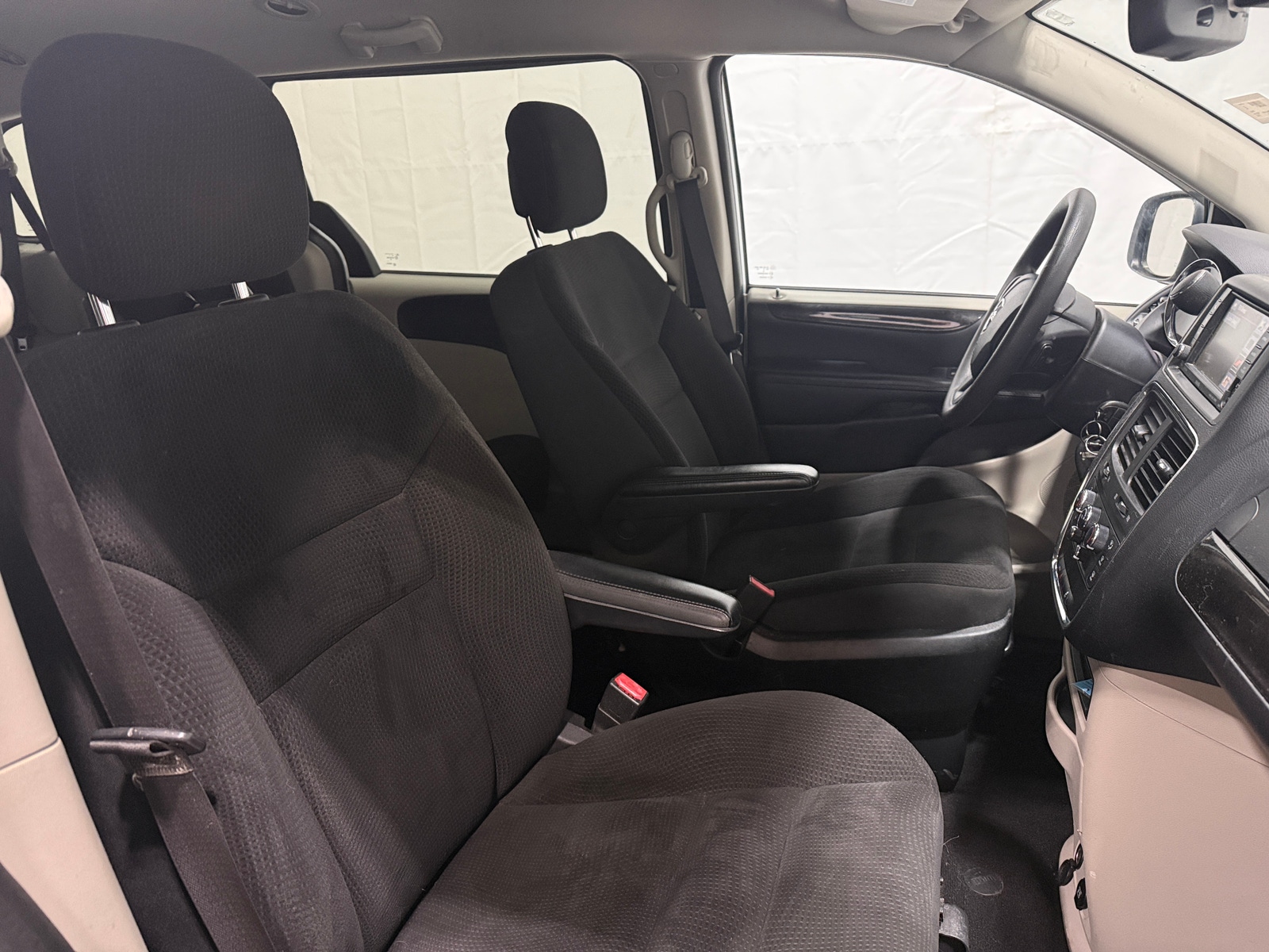 Thumbnail: 2018 Dodge Grand Caravan - 2