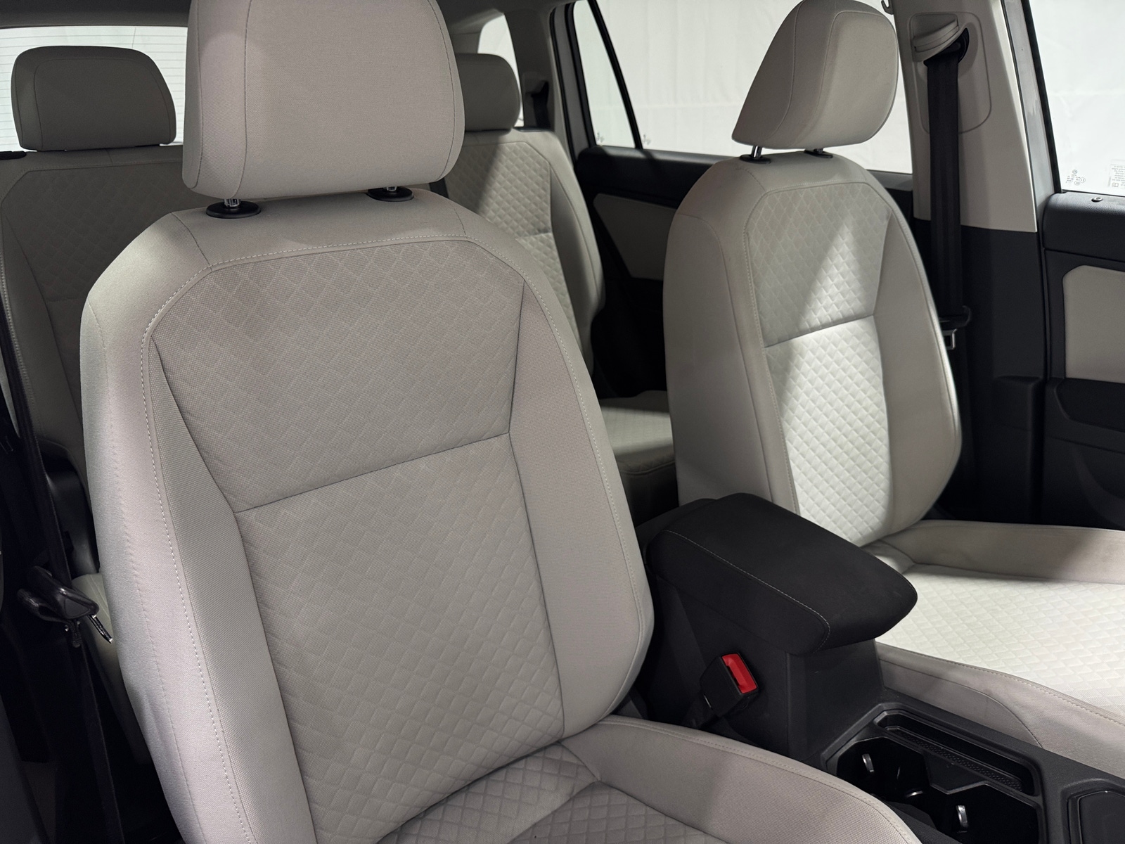 Thumbnail: 2020 Volkswagen Tiguan - 2