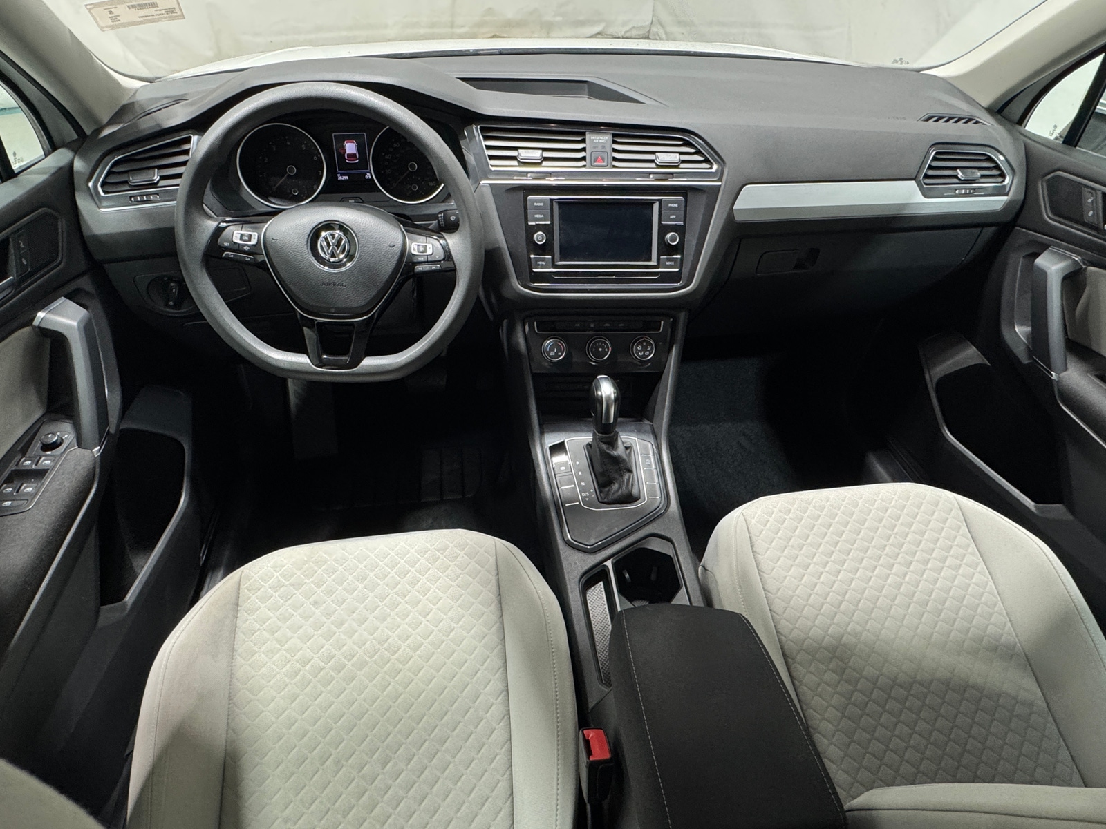 Thumbnail: 2020 Volkswagen Tiguan - 3