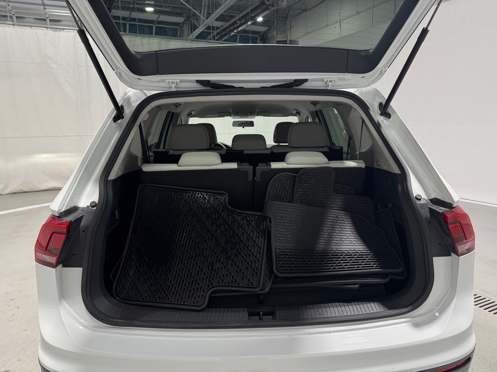 Thumbnail: 2020 Volkswagen Tiguan - 7