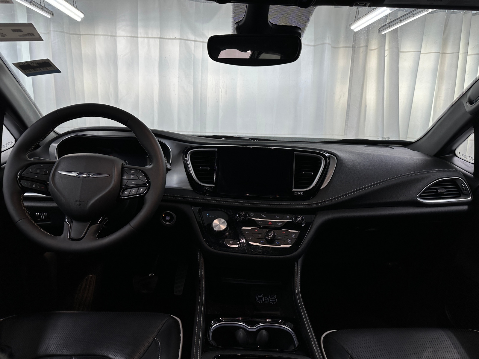 Thumbnail: 2025 Chrysler Pacifica - 2