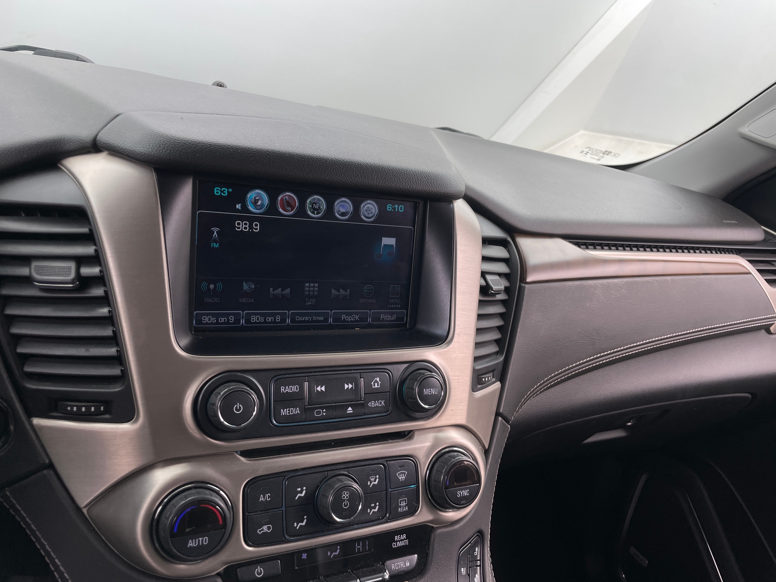 Thumbnail: 2020 GMC Yukon XL - 3