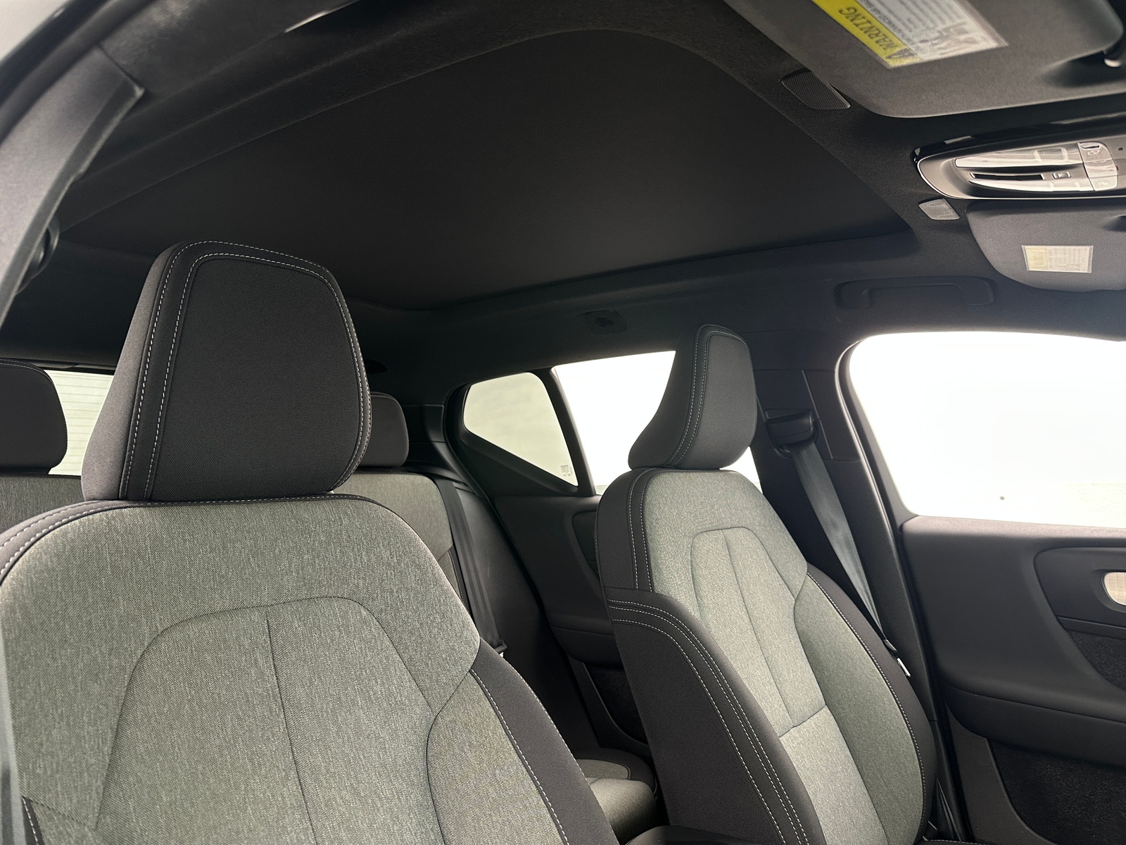 Thumbnail: 2025 Volvo XC40 - 2