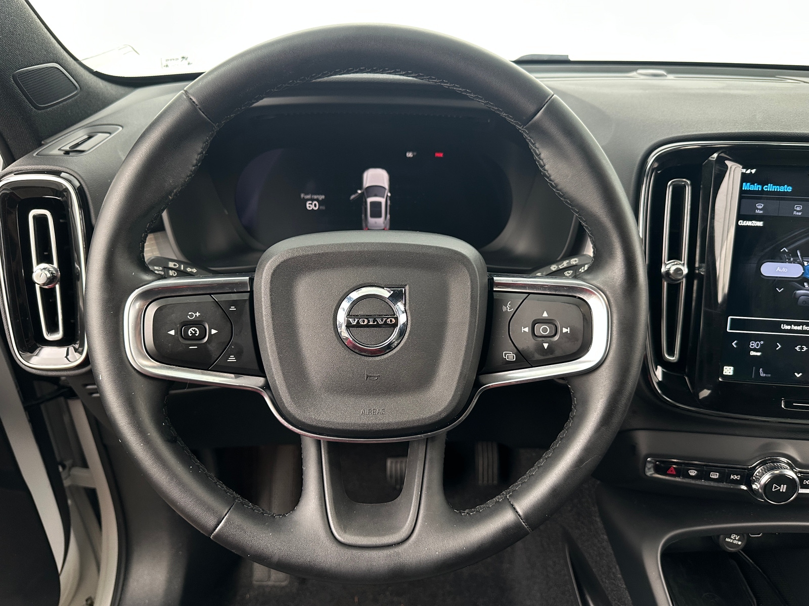 Thumbnail: 2025 Volvo XC40 - 5